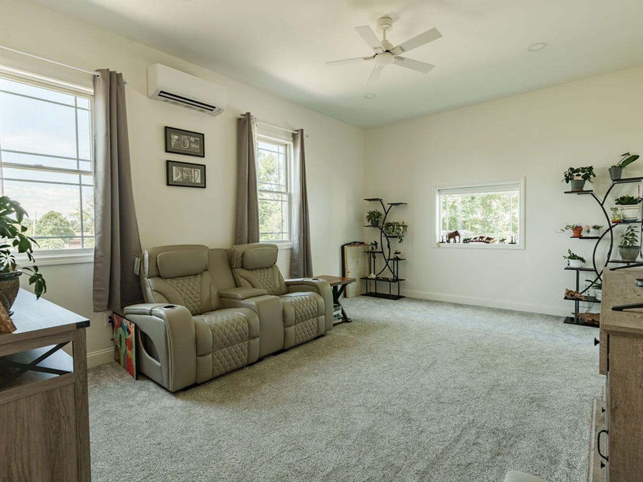127 West Main Street Property Photo 32