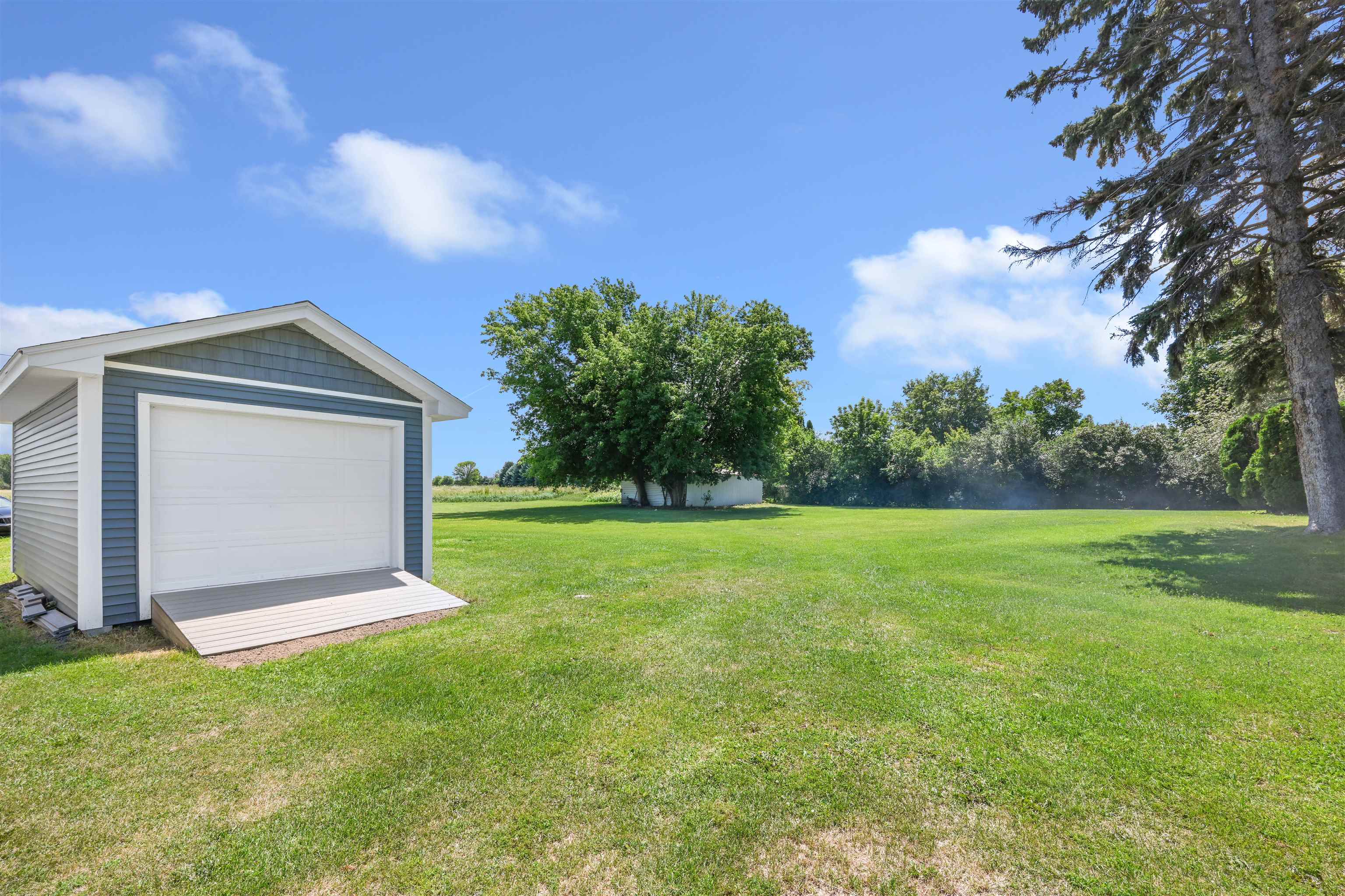 2551 W Shore Road Property Photo 54