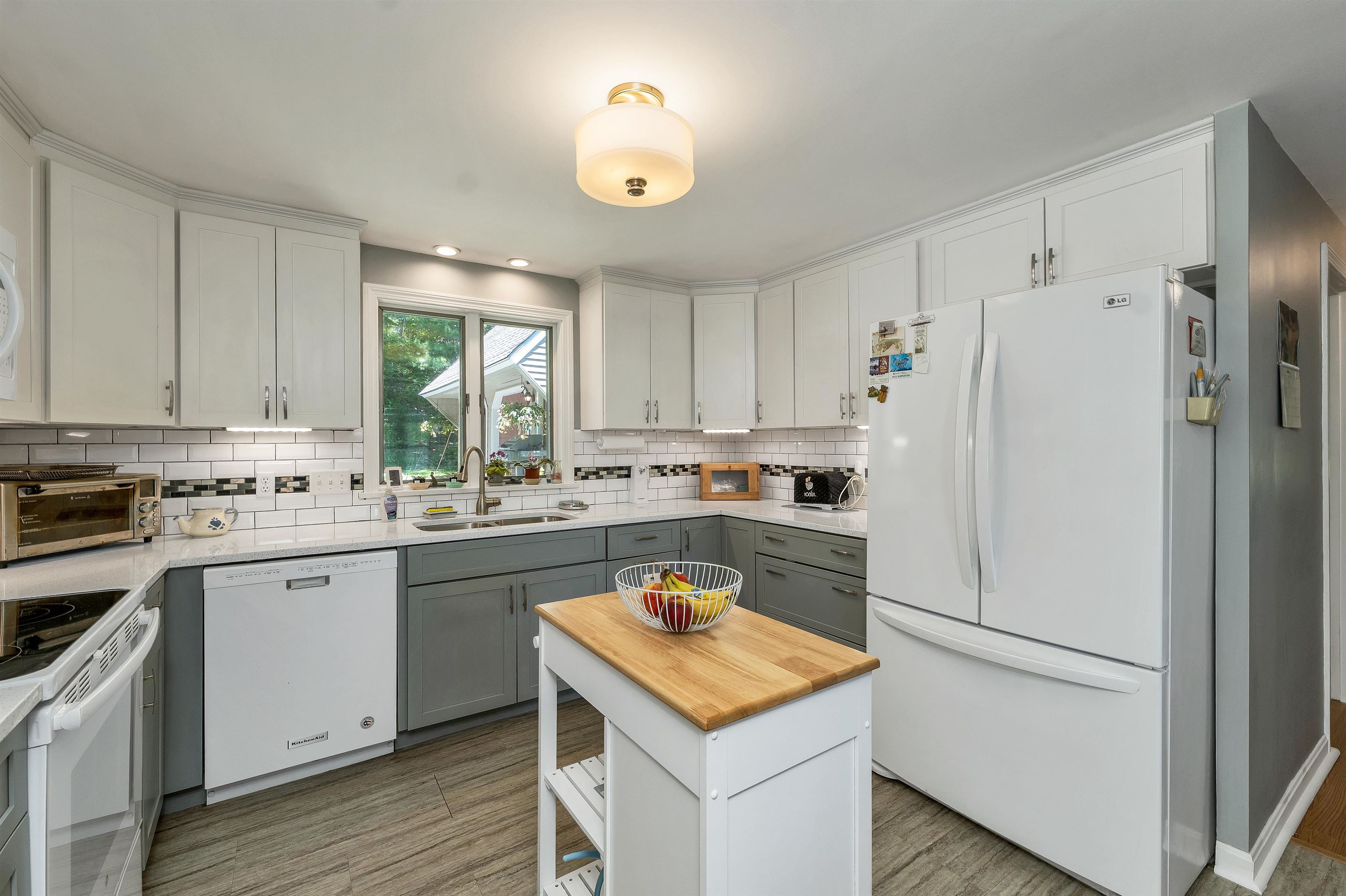 15 Ledgewood Drive Property Photo 16
