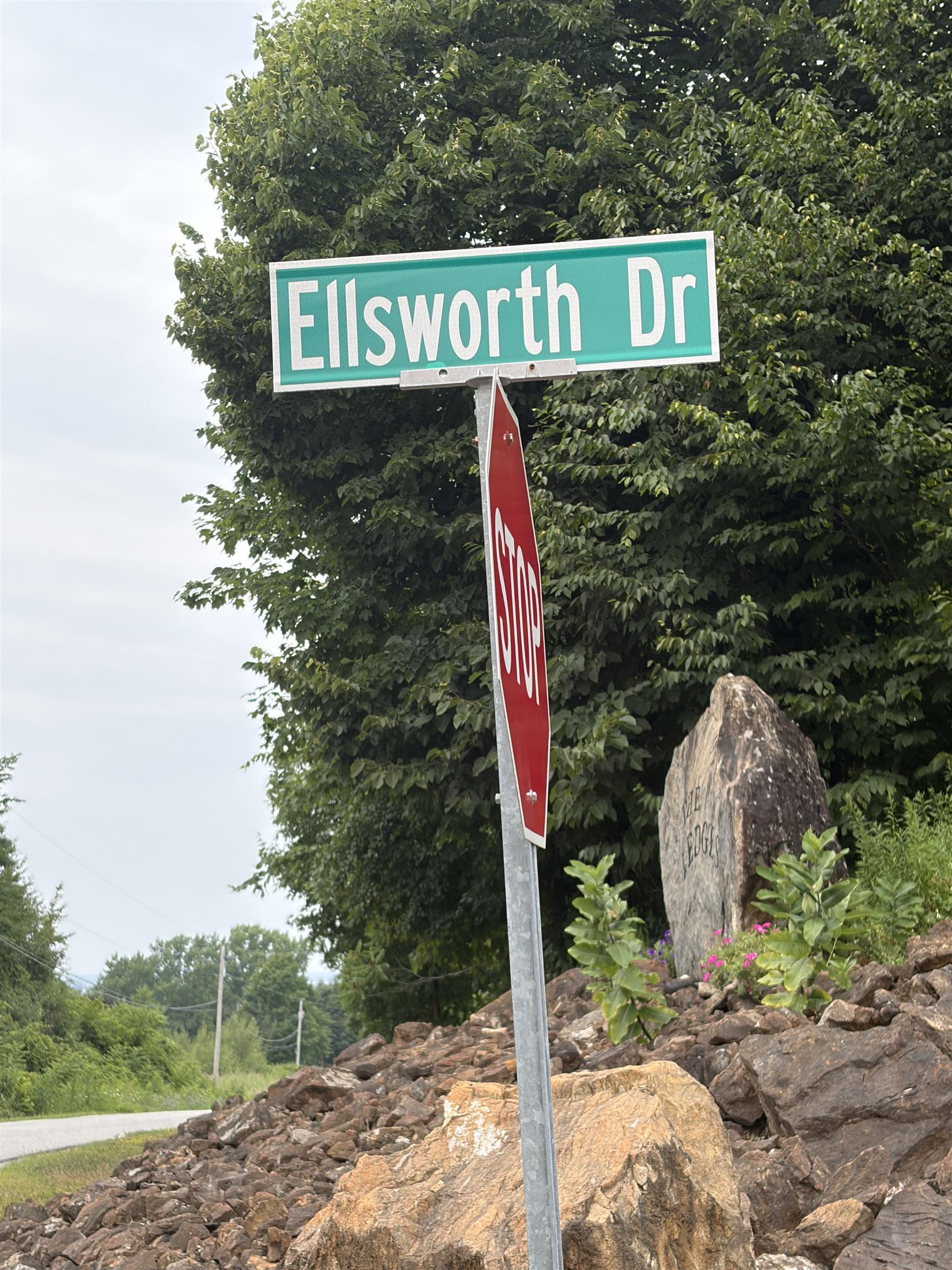 14 Ellsworth Drive Property Photo 8