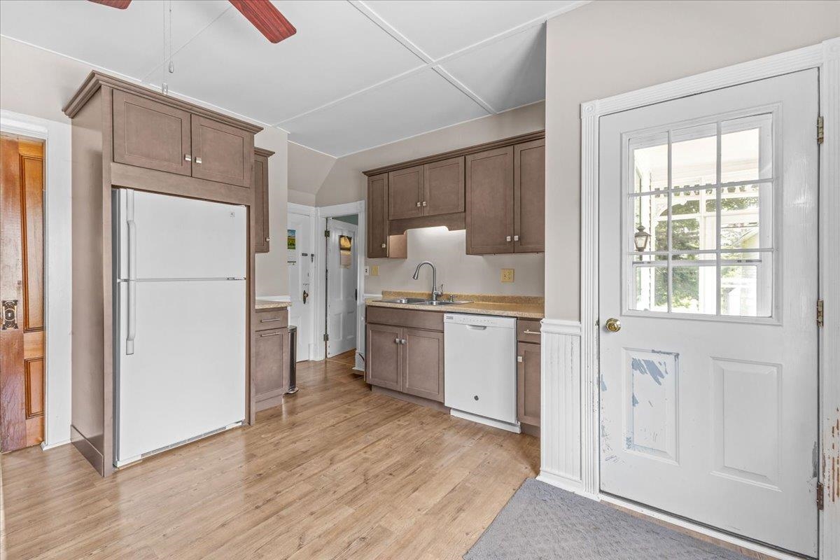 23 Spring Street Property Photo 10