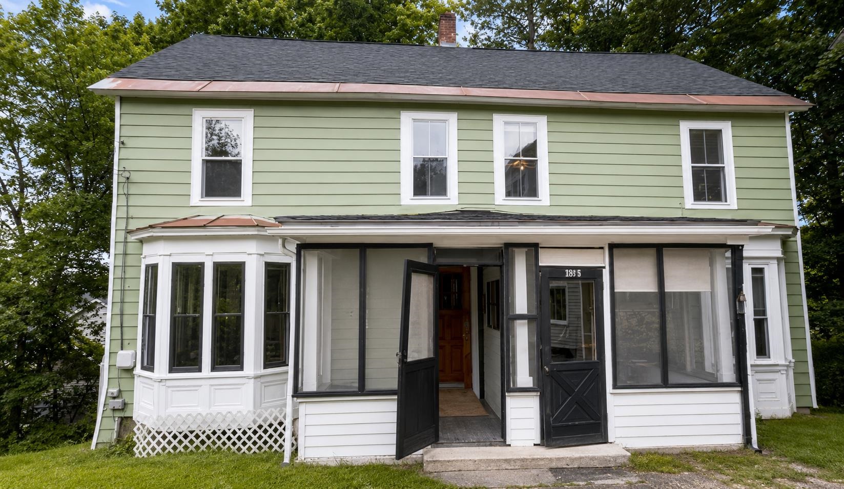 185 Third Street Property Photo 1