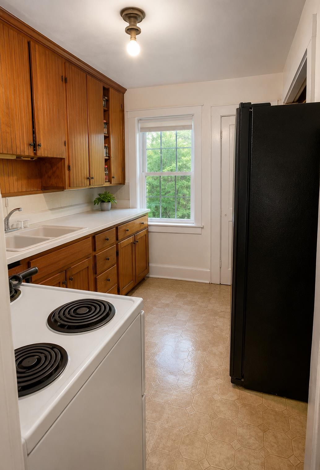 185 Third Street Property Photo 3