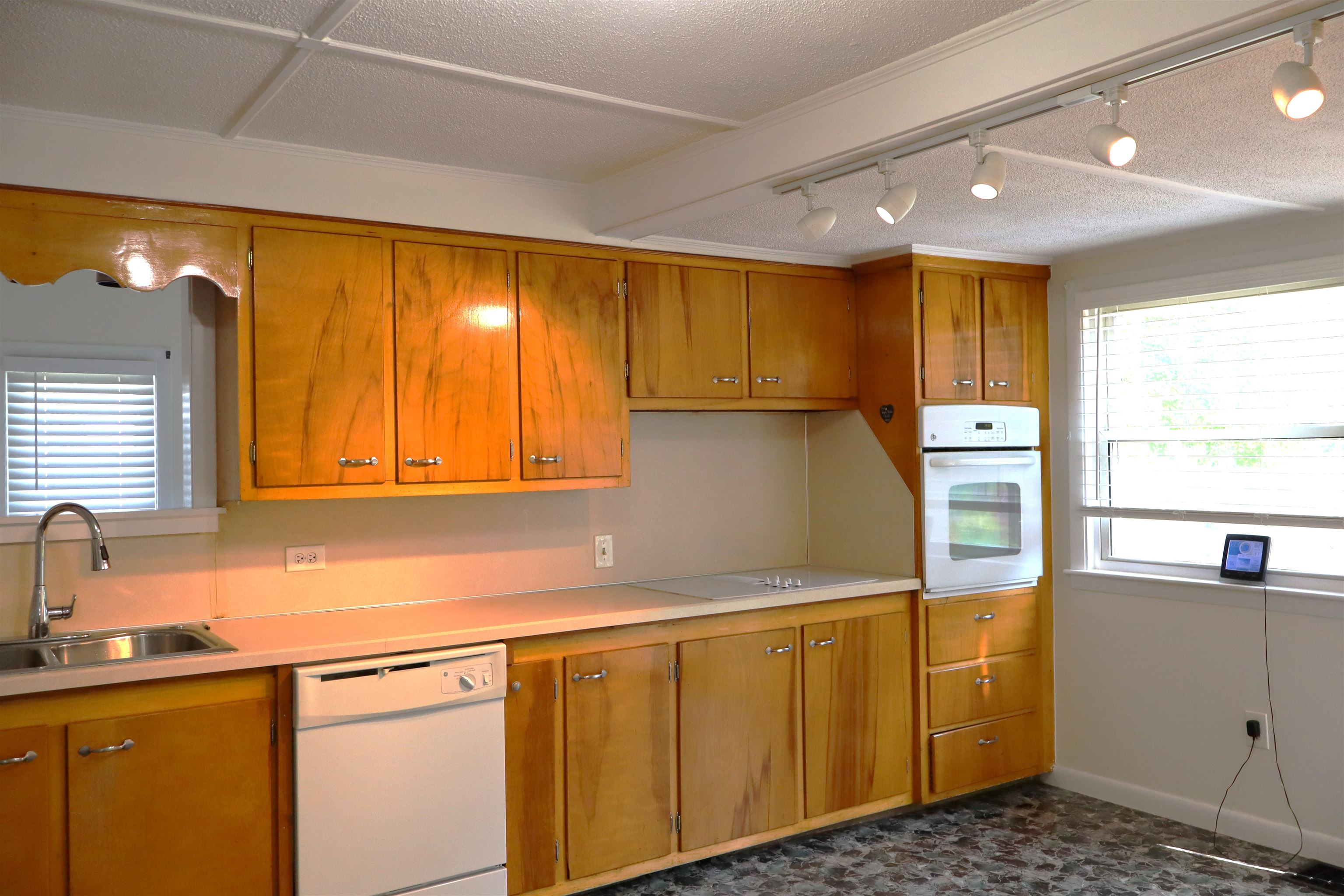 56 Arbutus Lane Property Photo 10