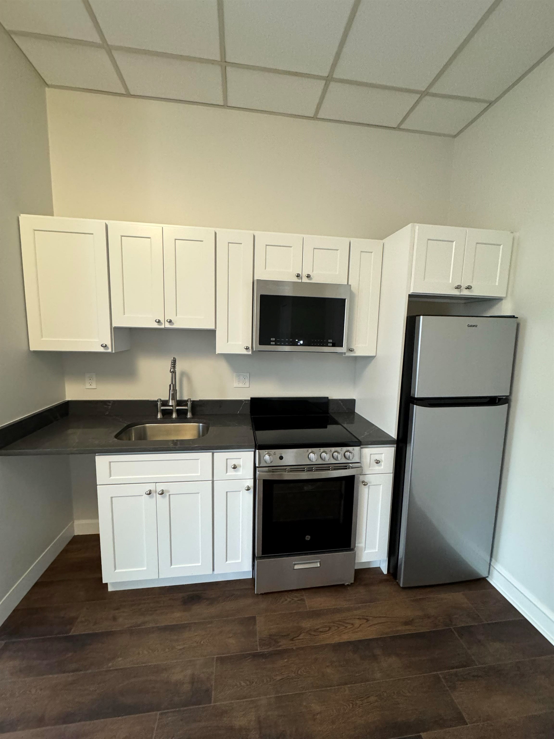 132 Middle Street Property Photo 8