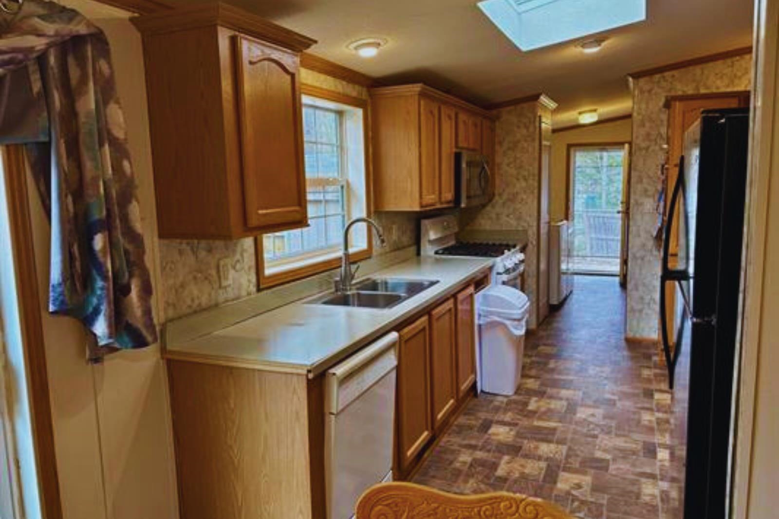 11 Page Street Property Photo 4