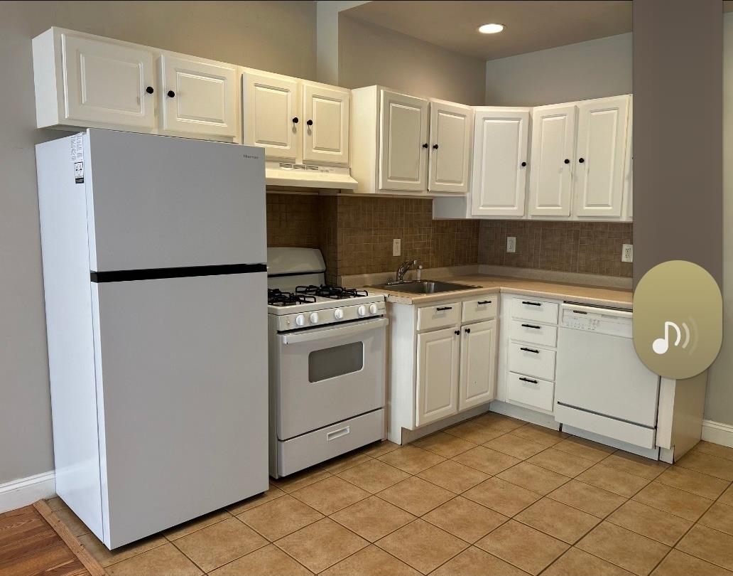 95 Court Street Property Photo 7
