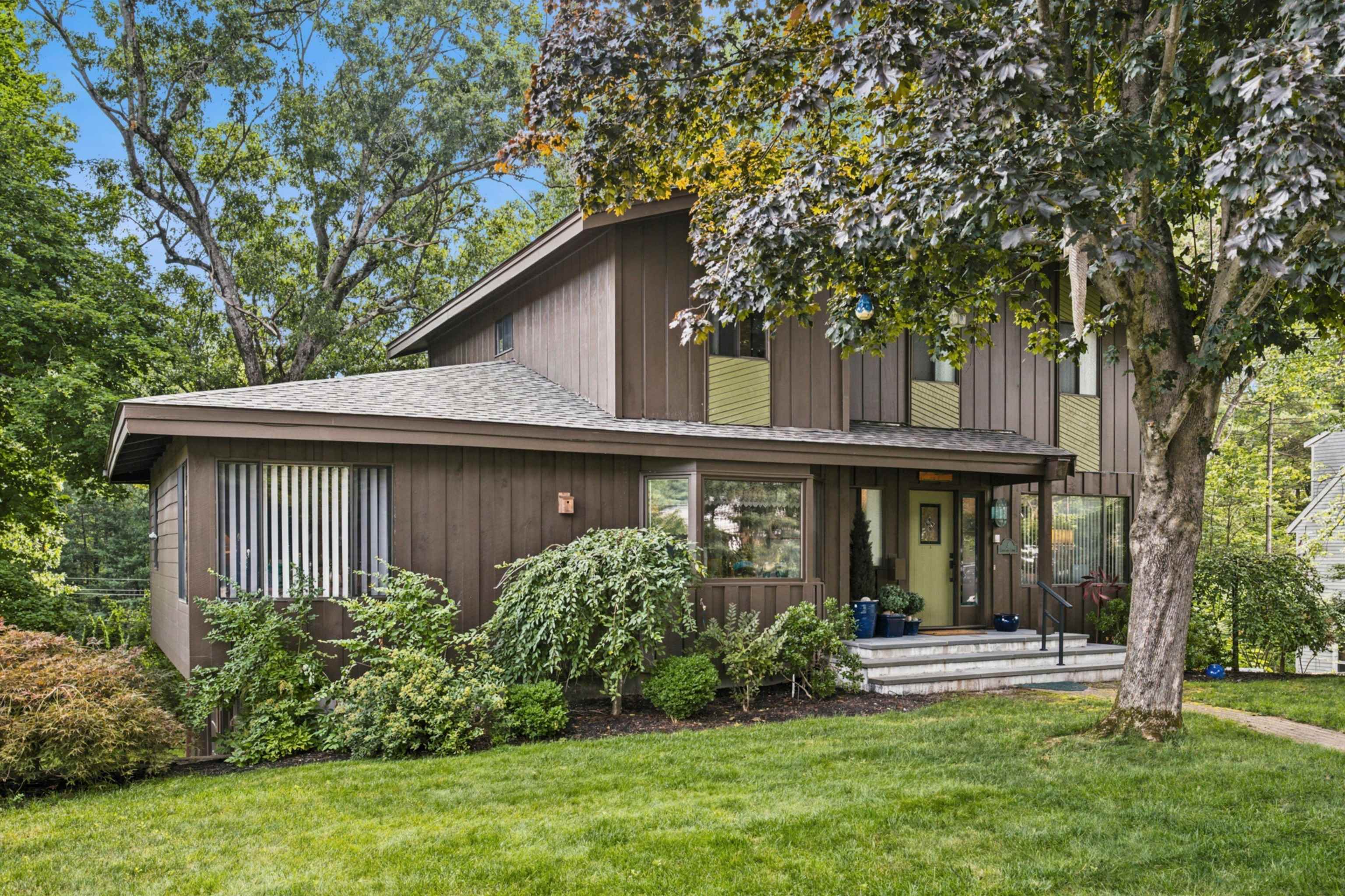 3 Eastbrook Drive Property Photo 2