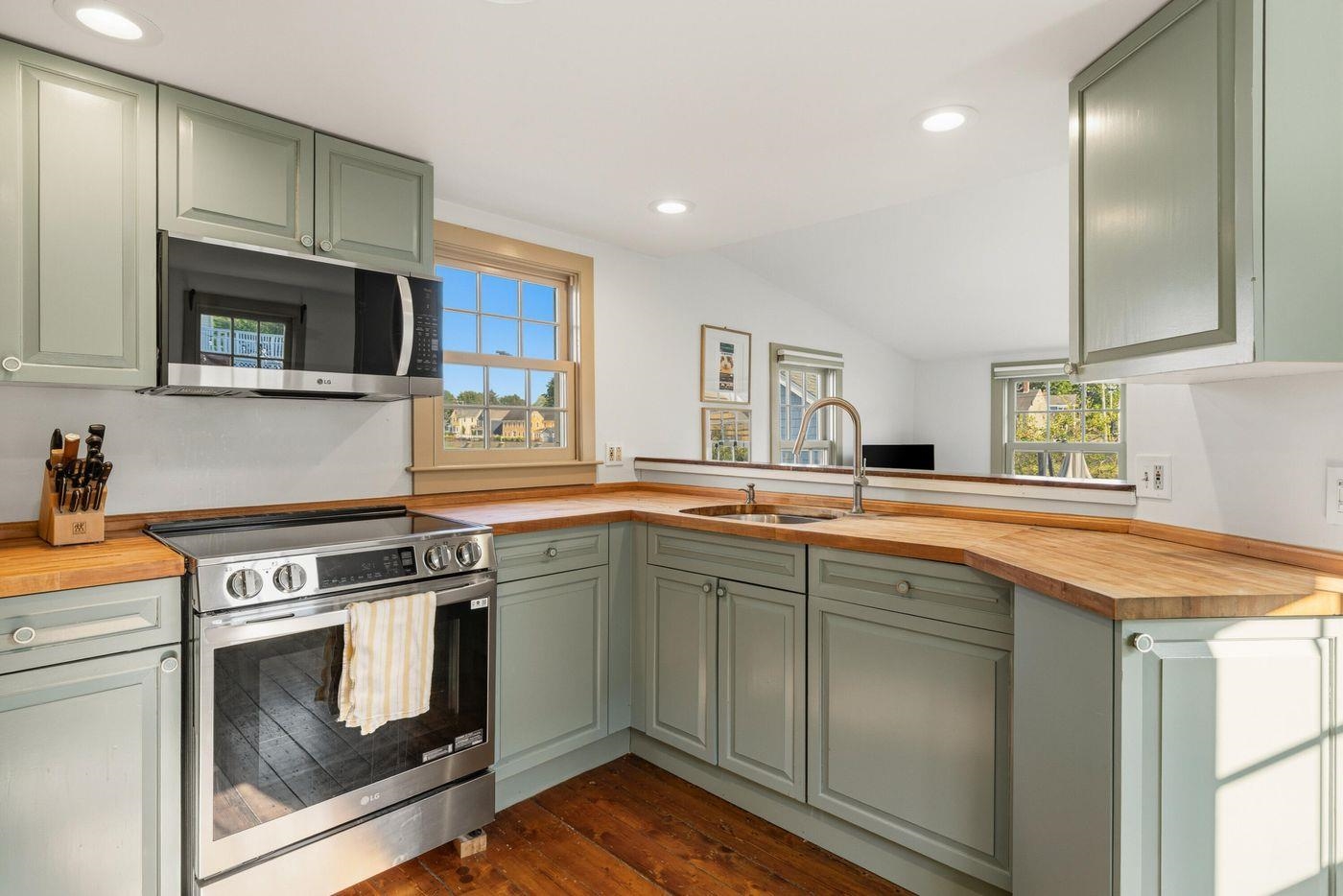 28 Walden Street Property Photo 6