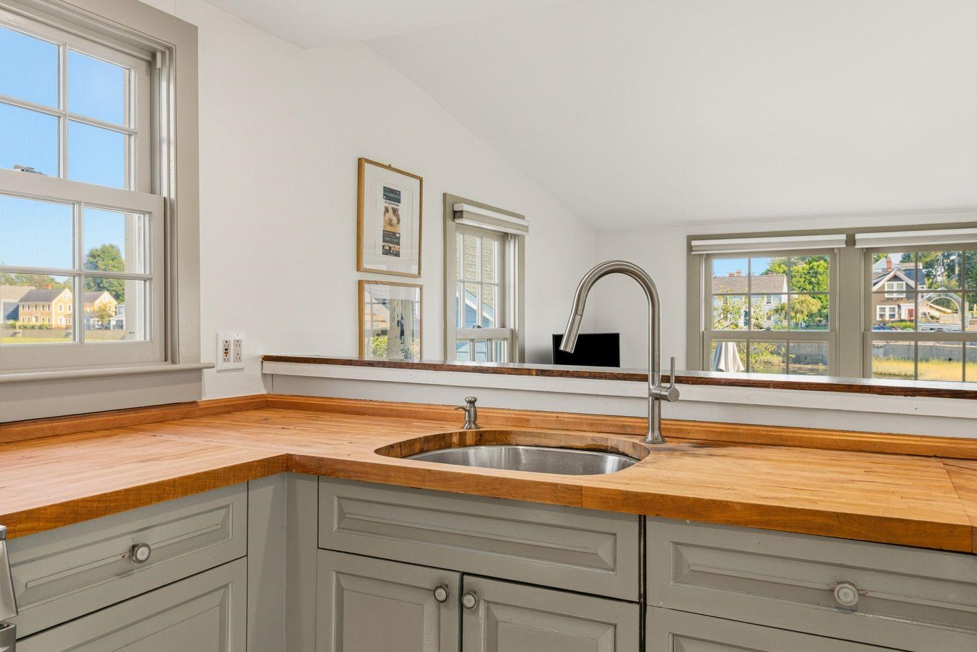 28 Walden Street Property Photo 8