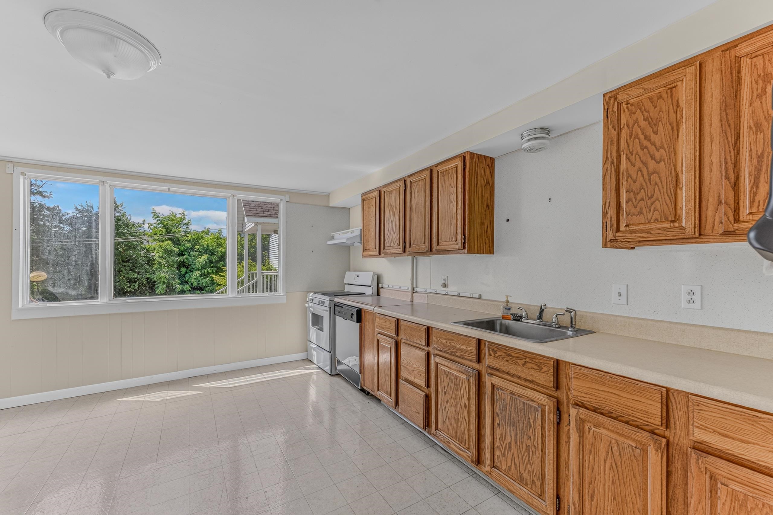 355 Union Street Property Photo 16