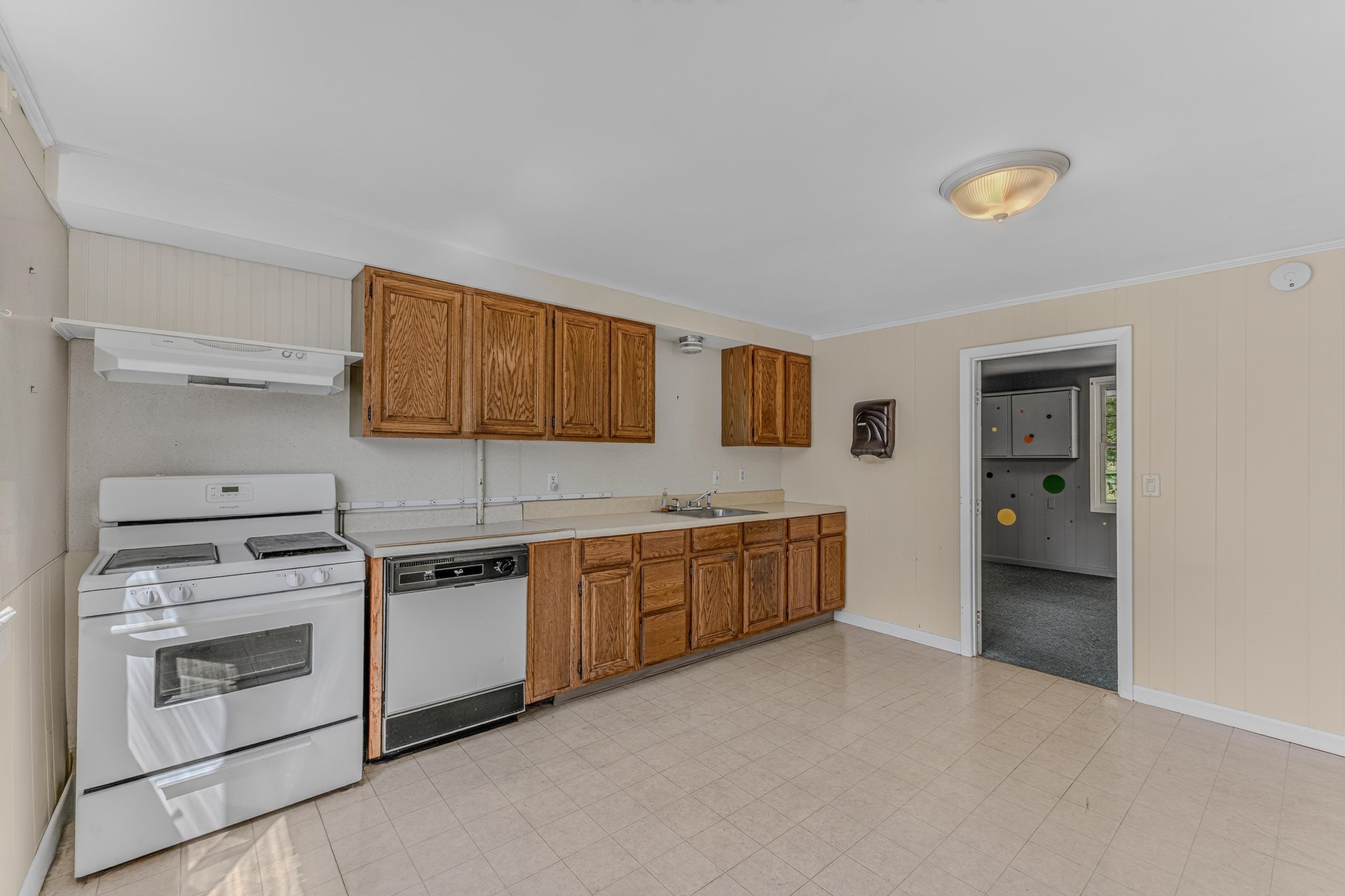 355 Union Street Property Photo 17