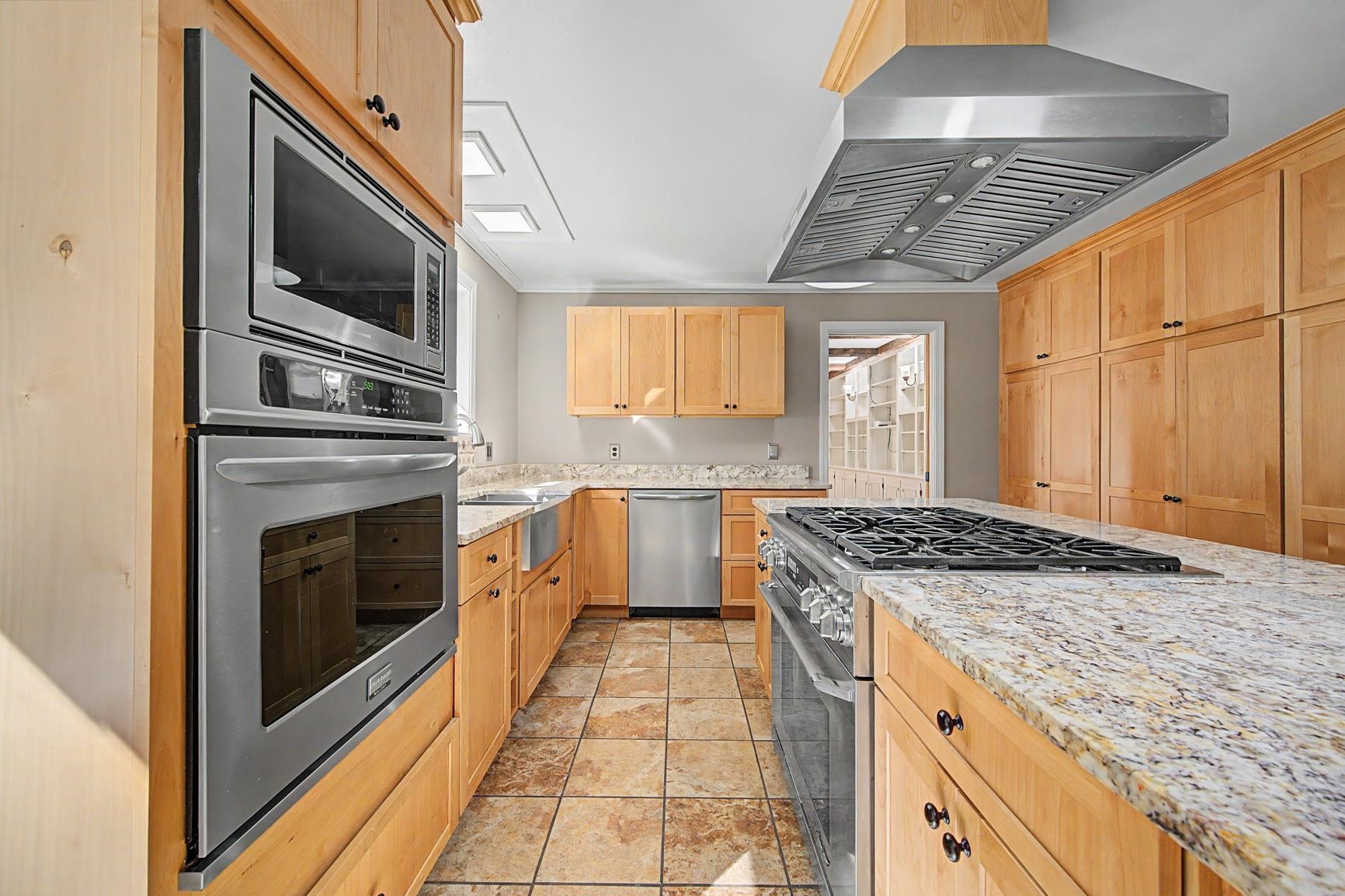 53 Elkins Road Property Photo 10