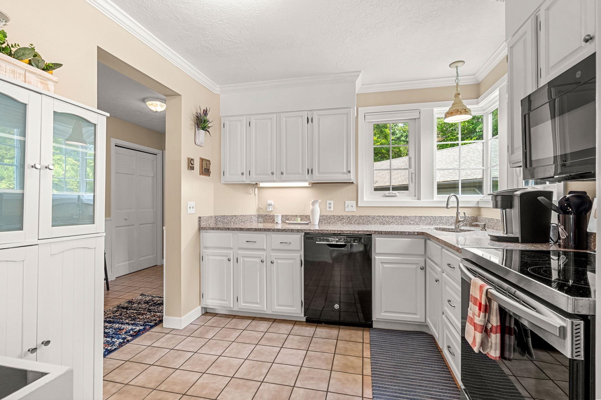 11 Golf View Property Photo 10