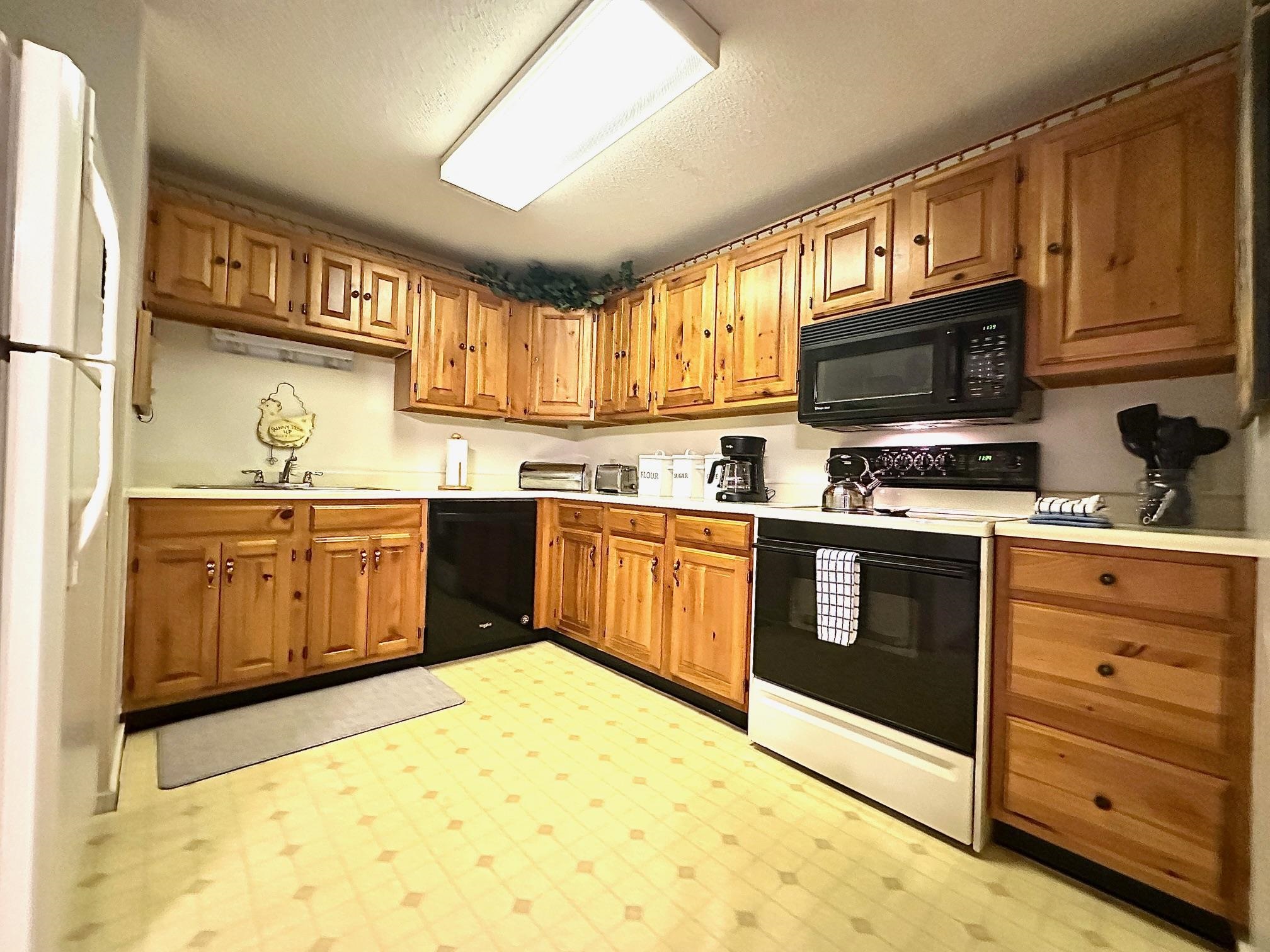4d The Seasons At Attitash Road Property Photo 5
