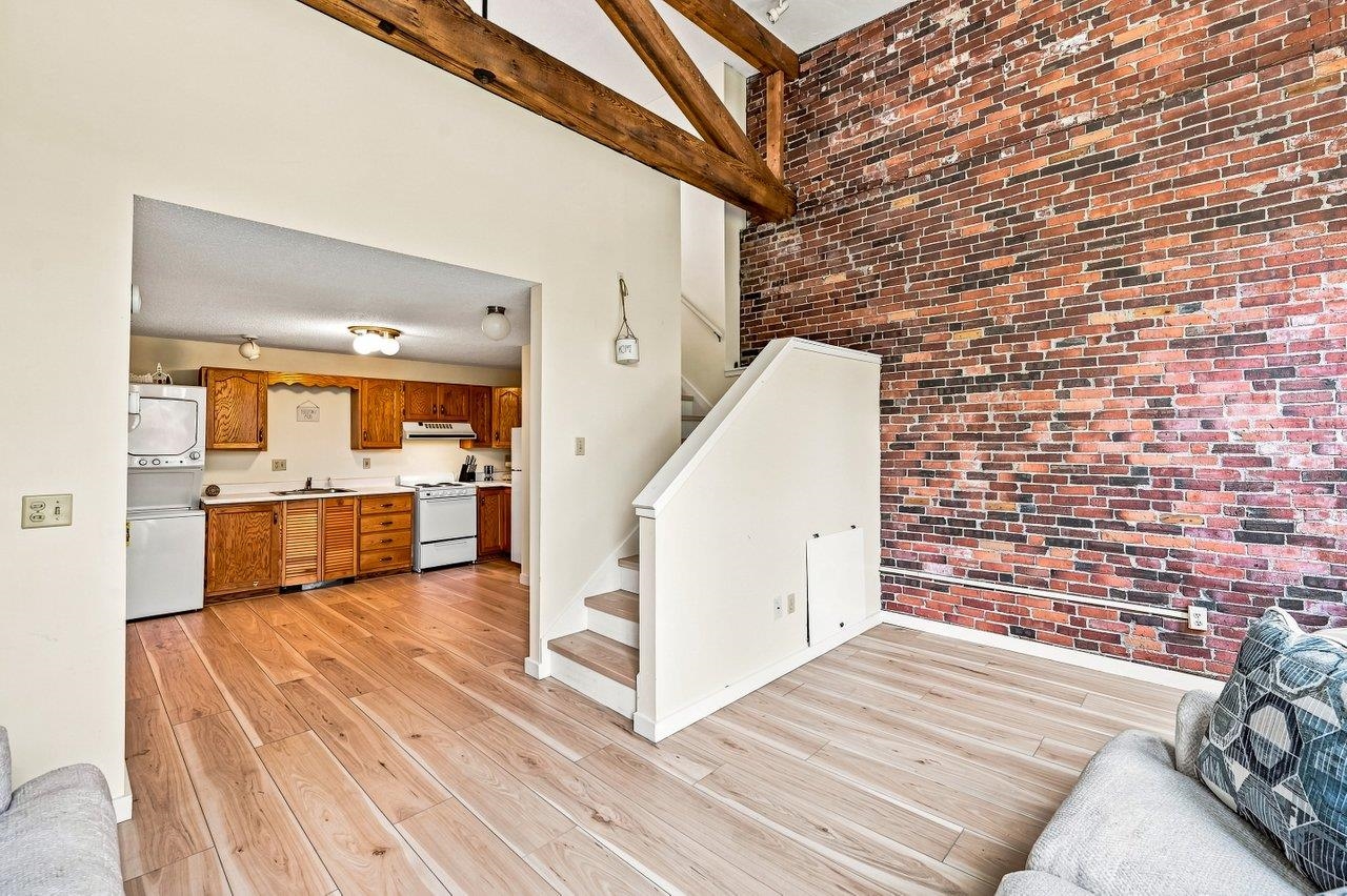 32 Market Street Property Photo 6