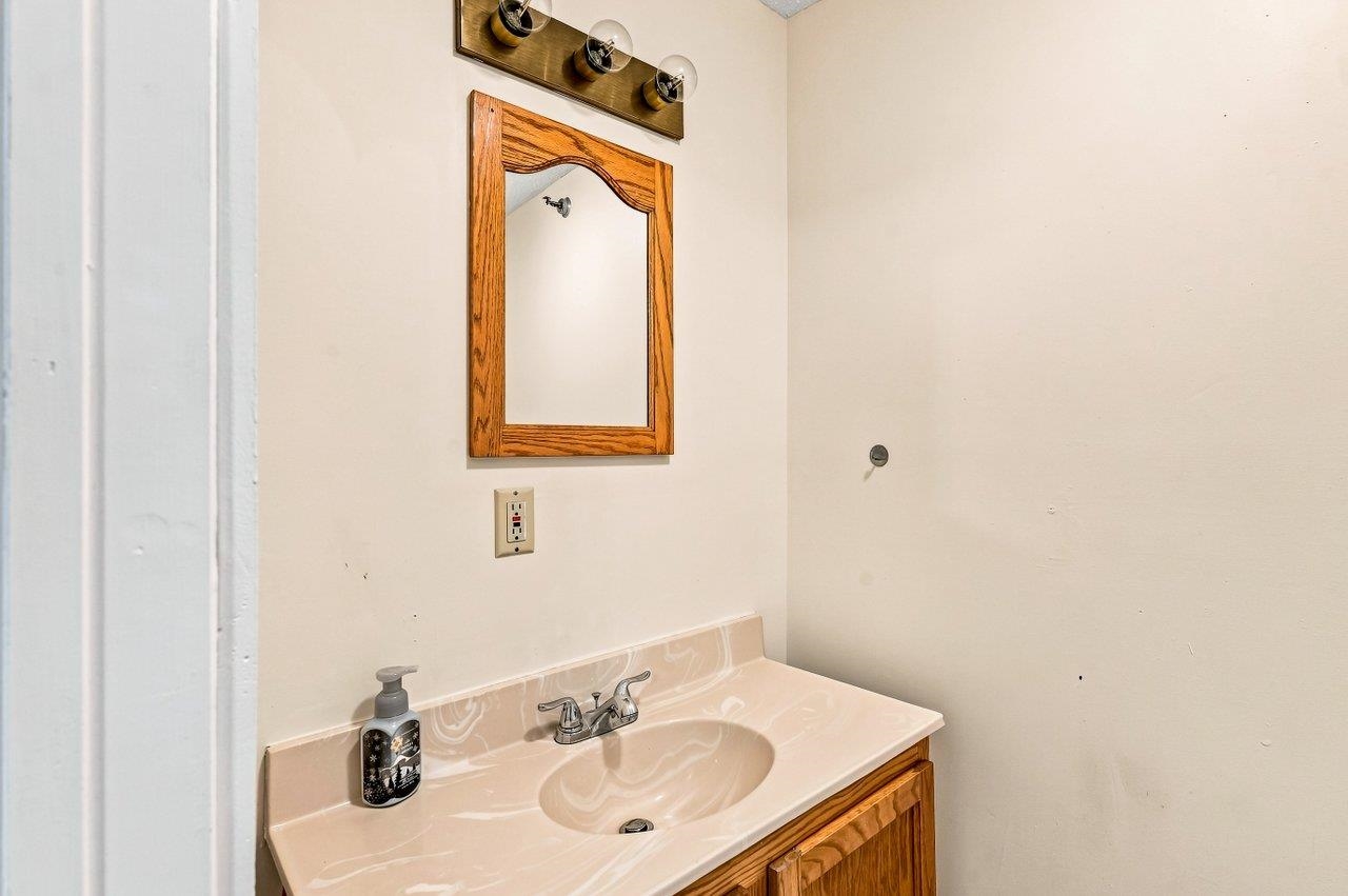 32 Market Street Property Photo 8
