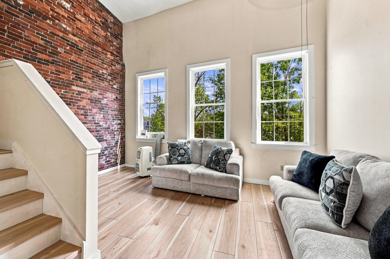 32 Market Street Property Photo 13