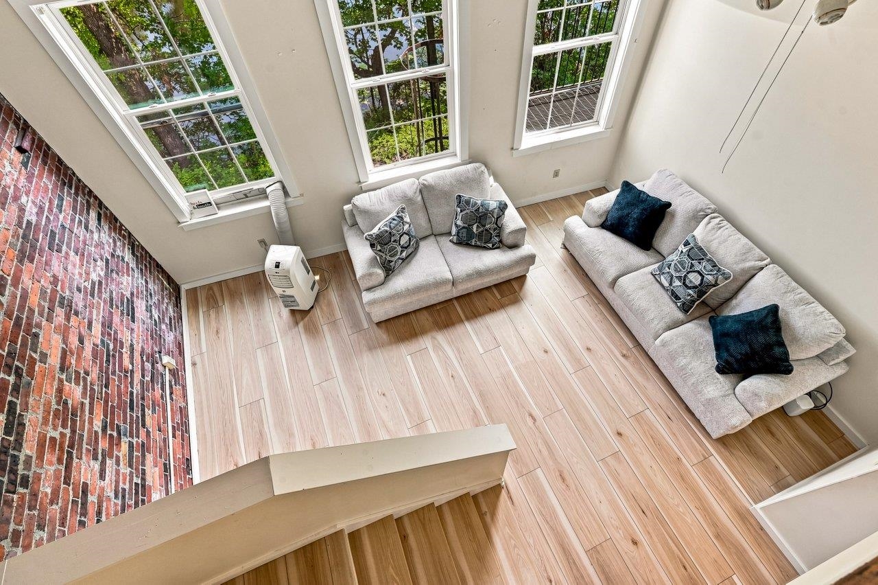 32 Market Street Property Photo 15