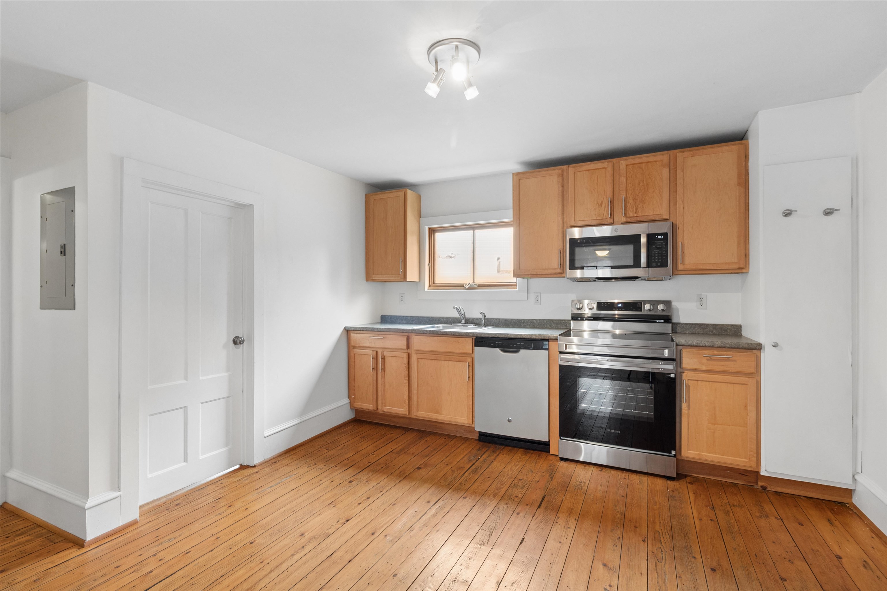 44 Marble Avenue Property Photo 12