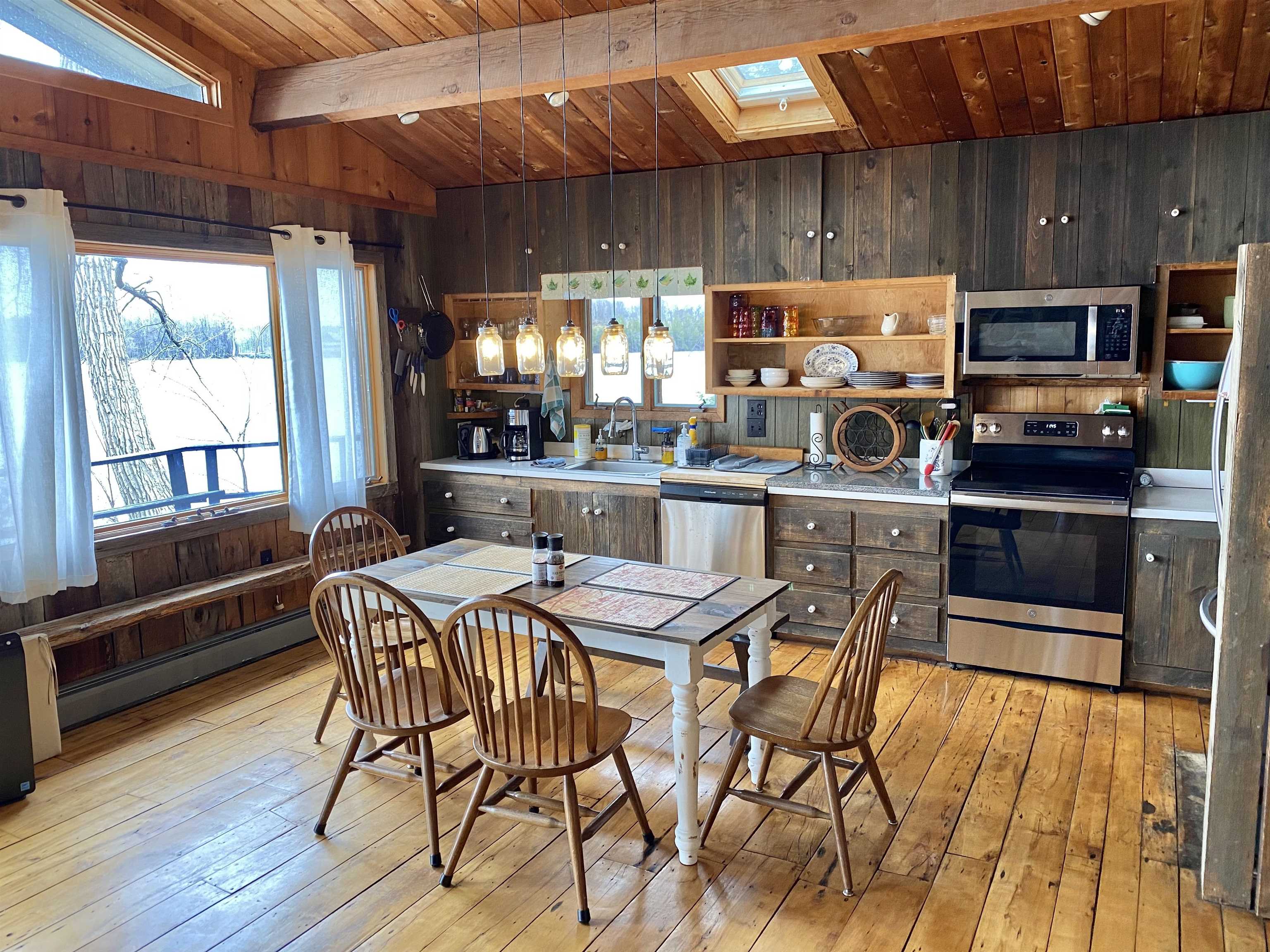 14 Macomber Point Property Photo 8