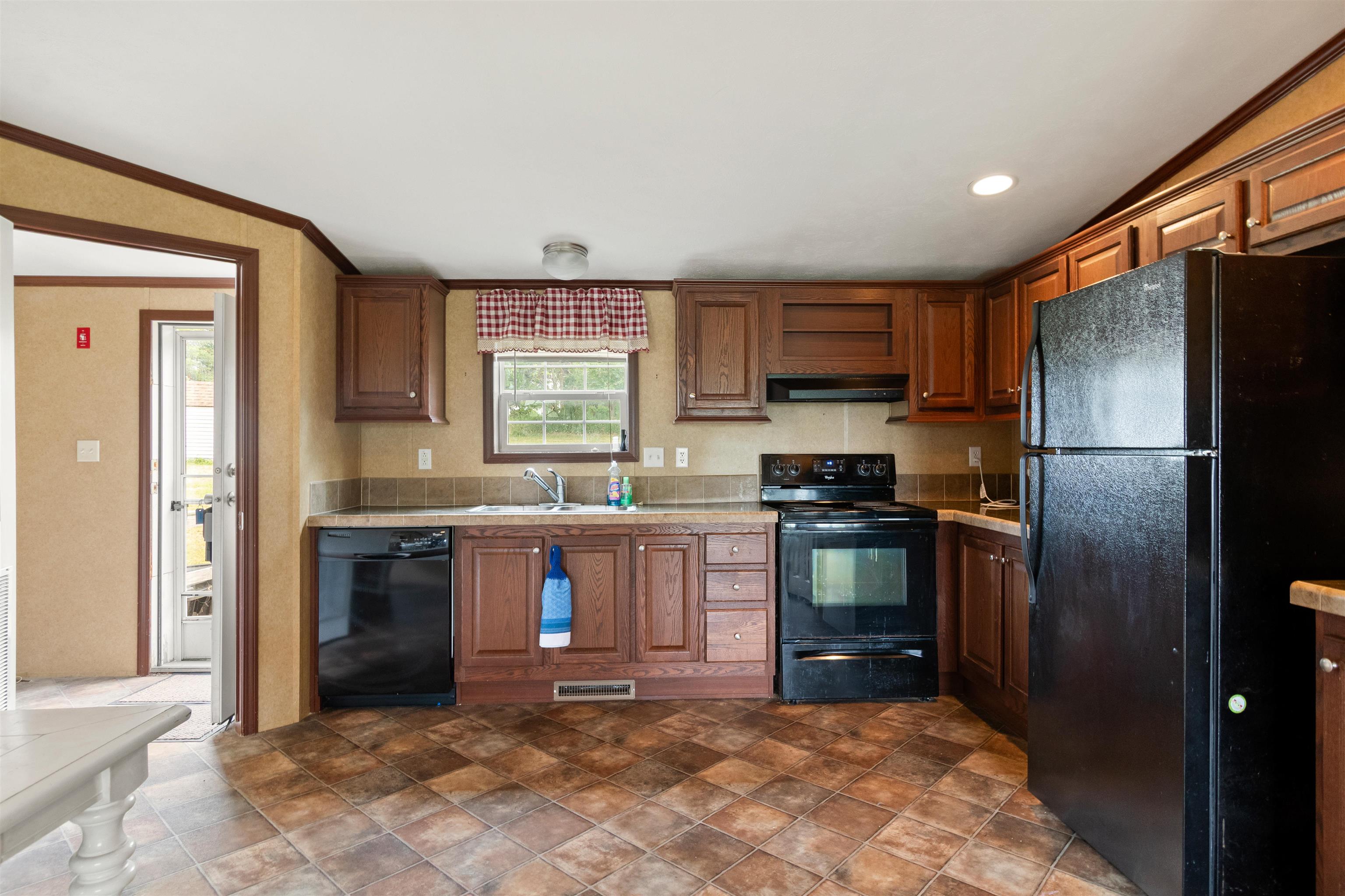 5 Ruths Drive Property Photo 9