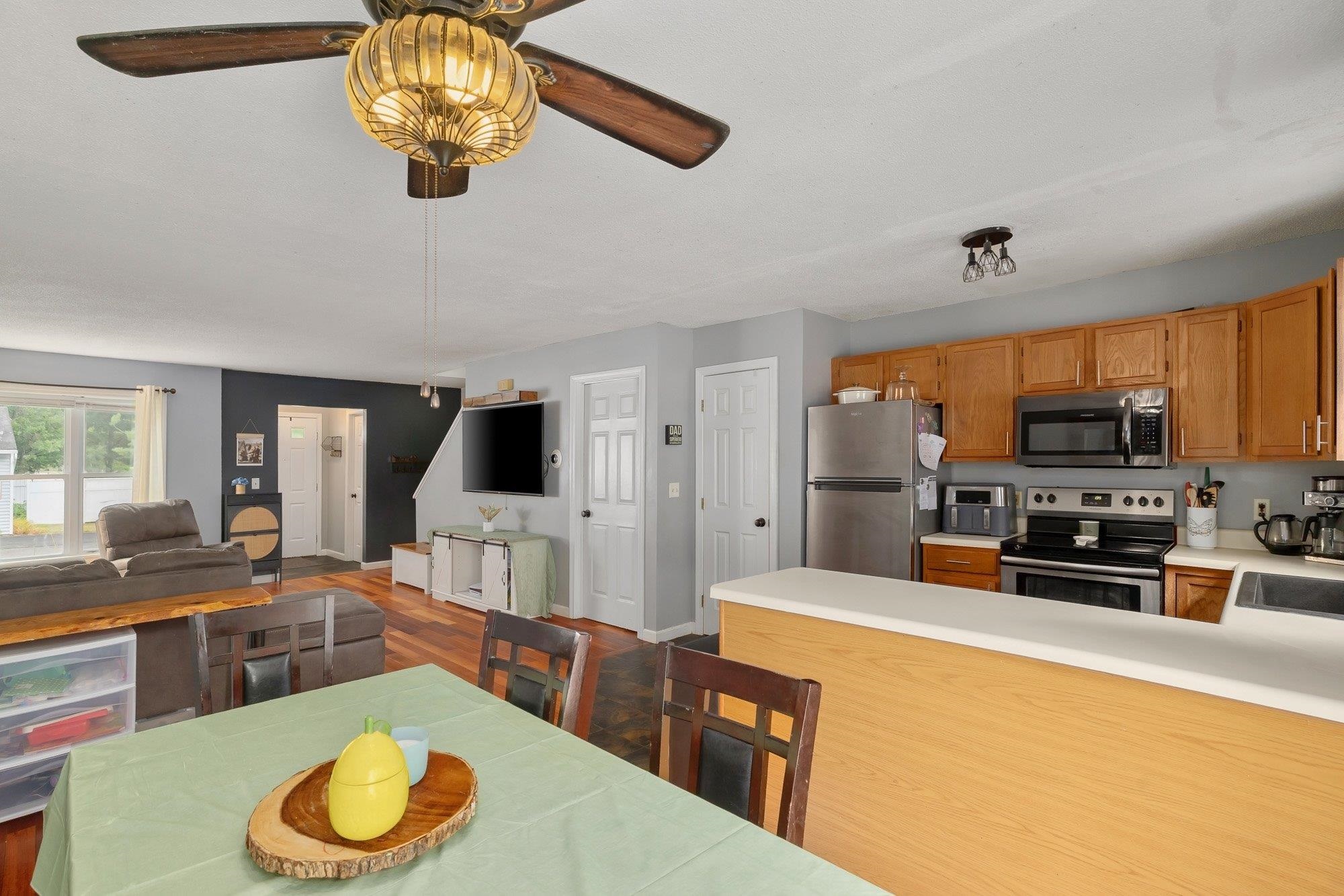 44 Commonwealth Drive Property Photo 12