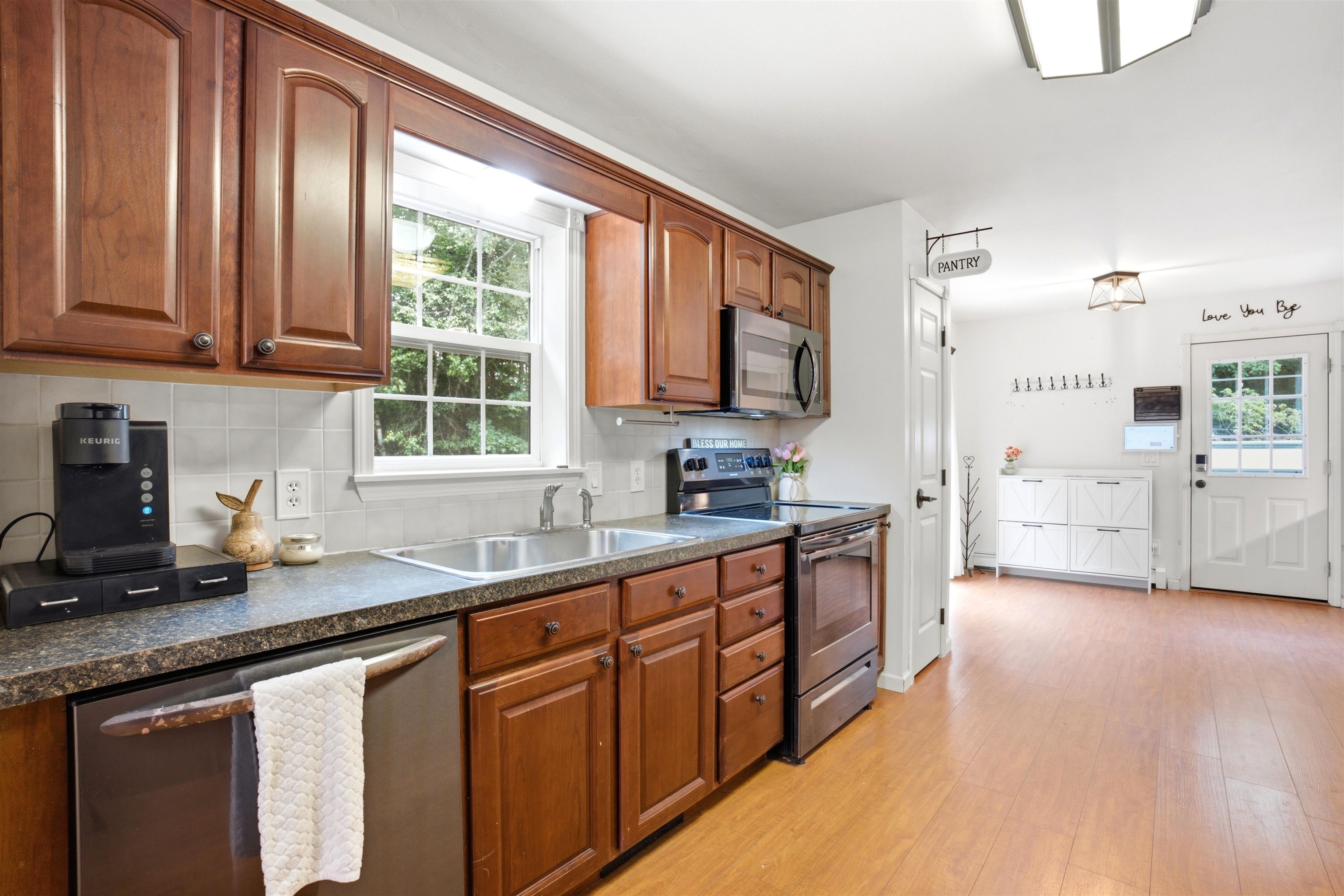 92 Barbara Boulevard Property Photo 11