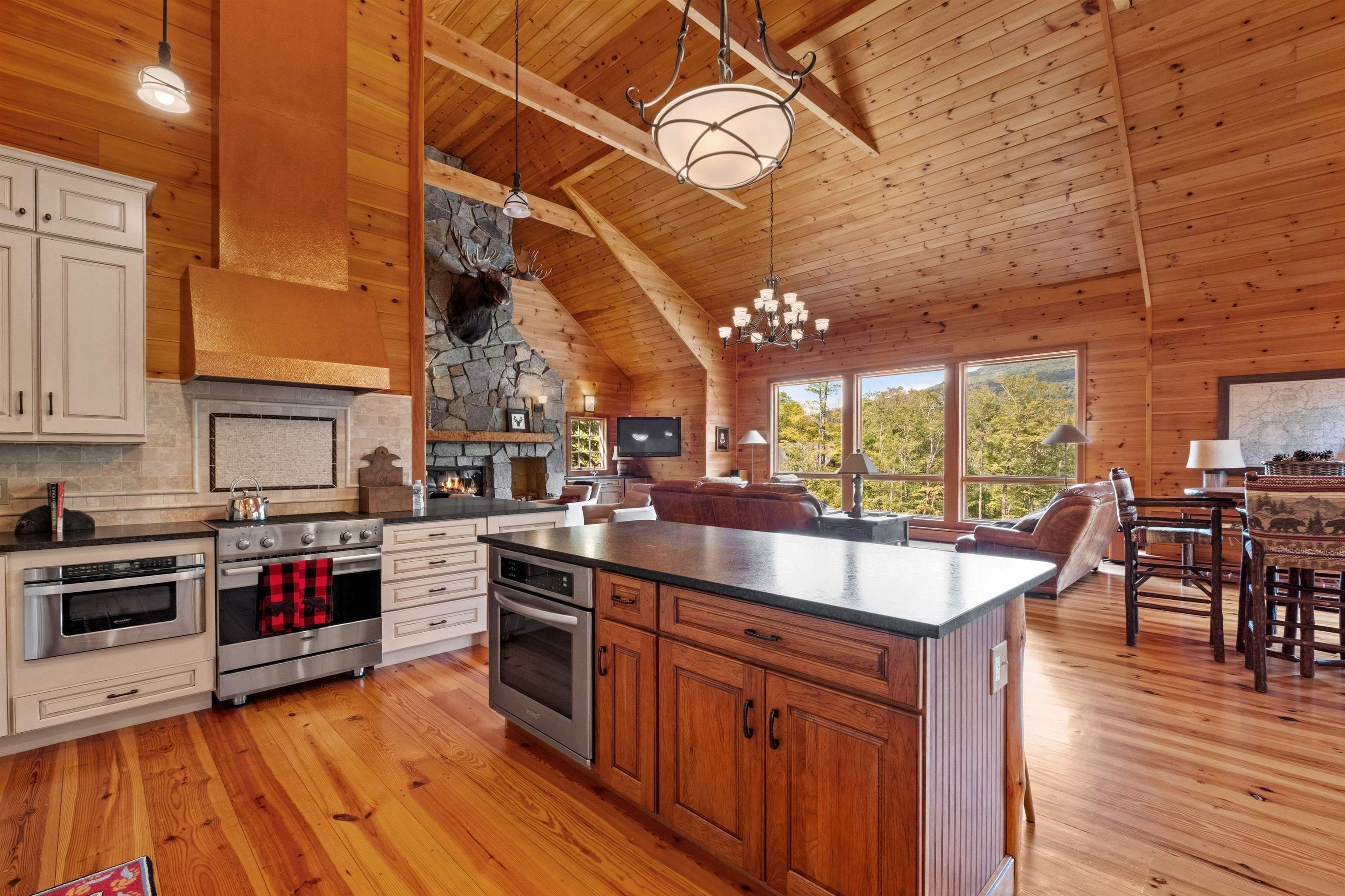 7 Hay Hill Road Property Photo 3