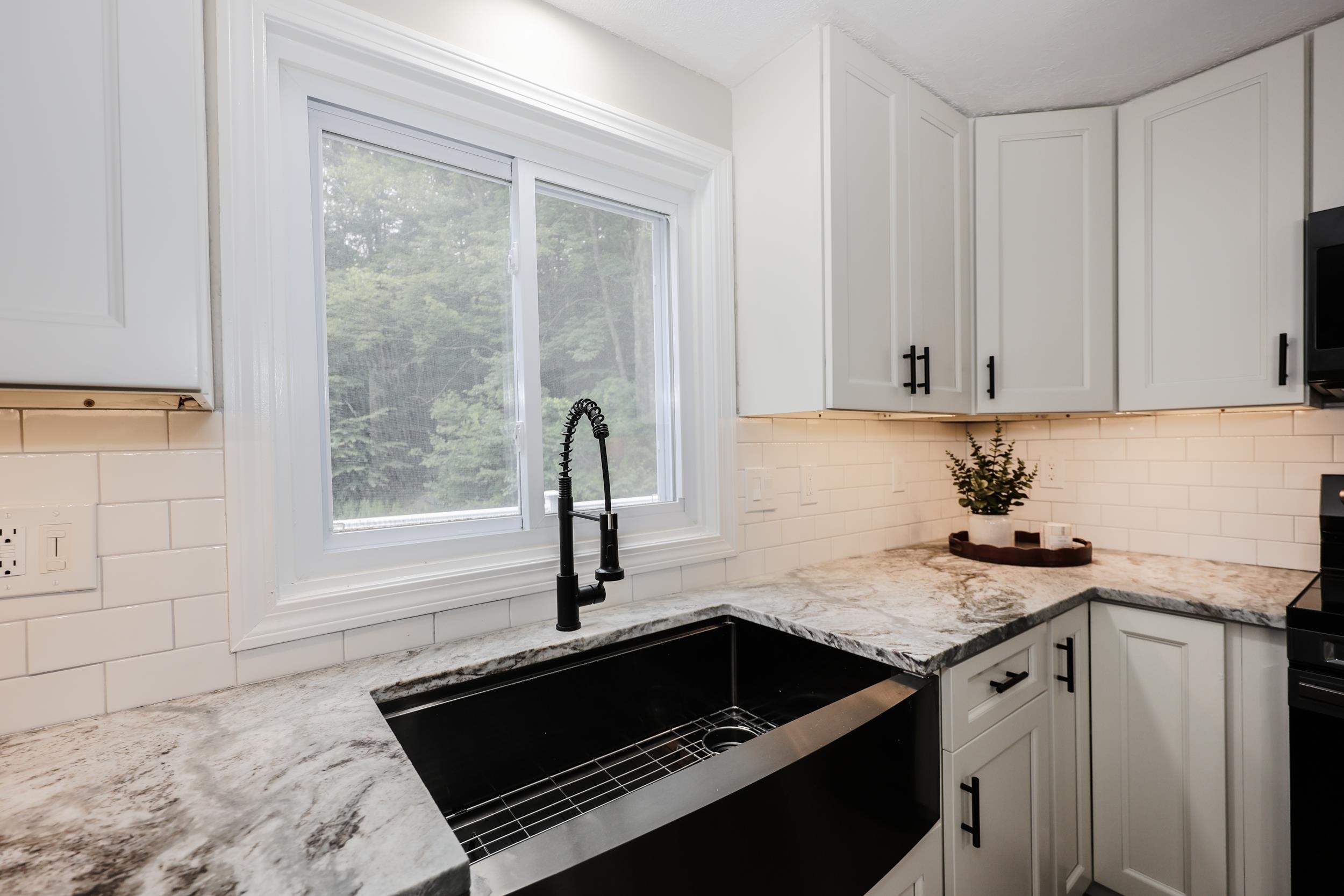 157 Hooksett Road Property Photo 10