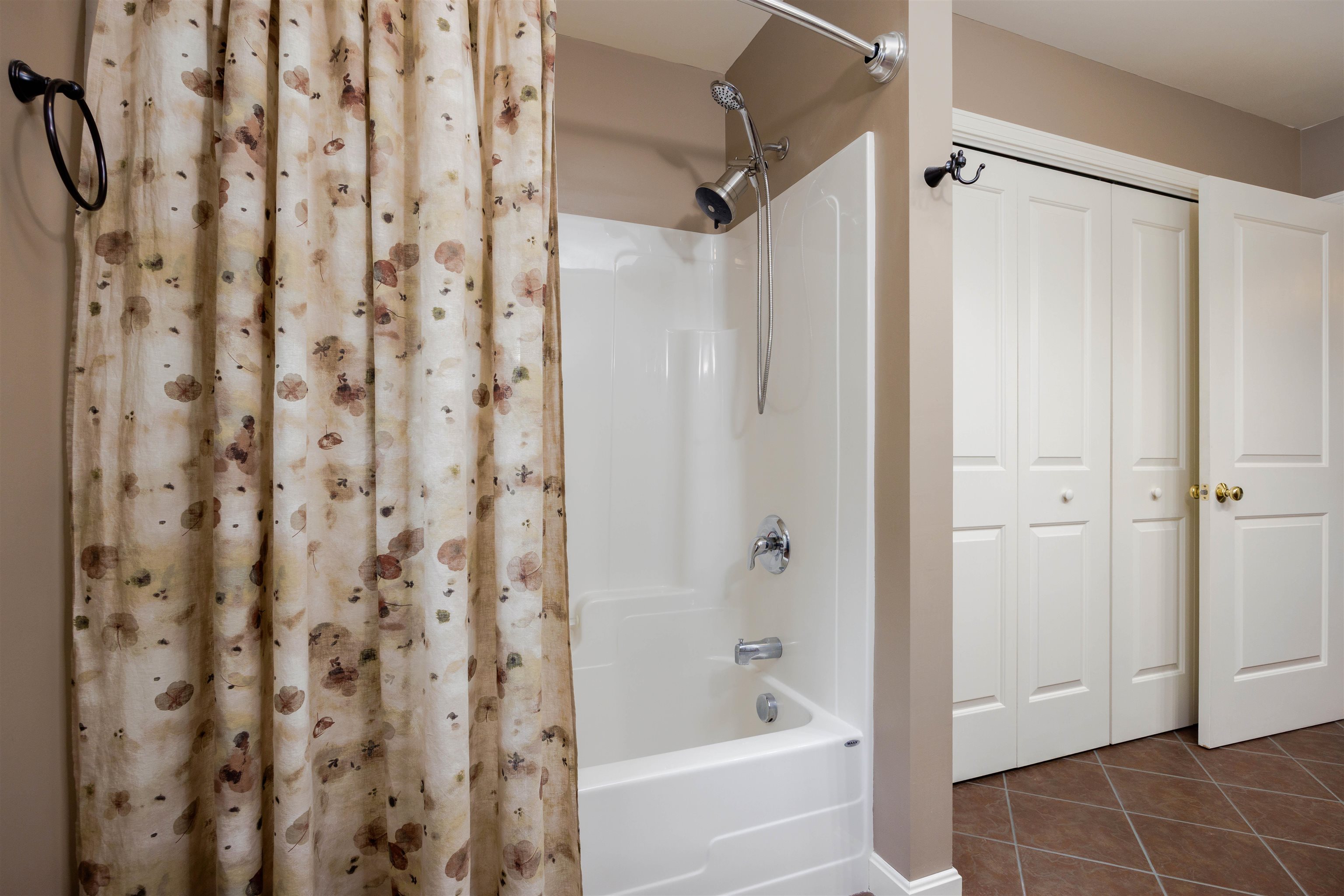 35 Clearwater Drive Property Photo 22