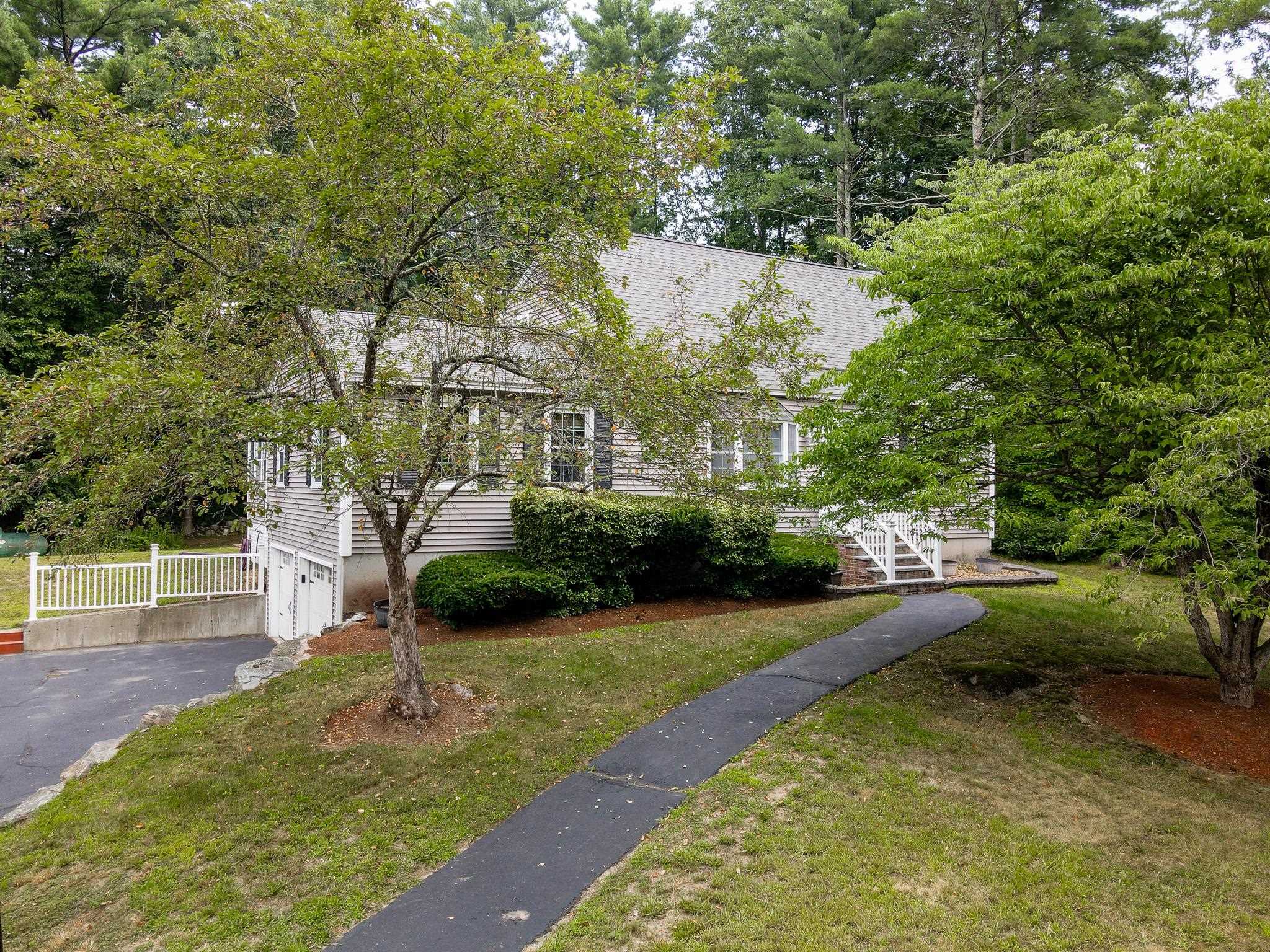 16 Cindy Avenue Property Photo 41