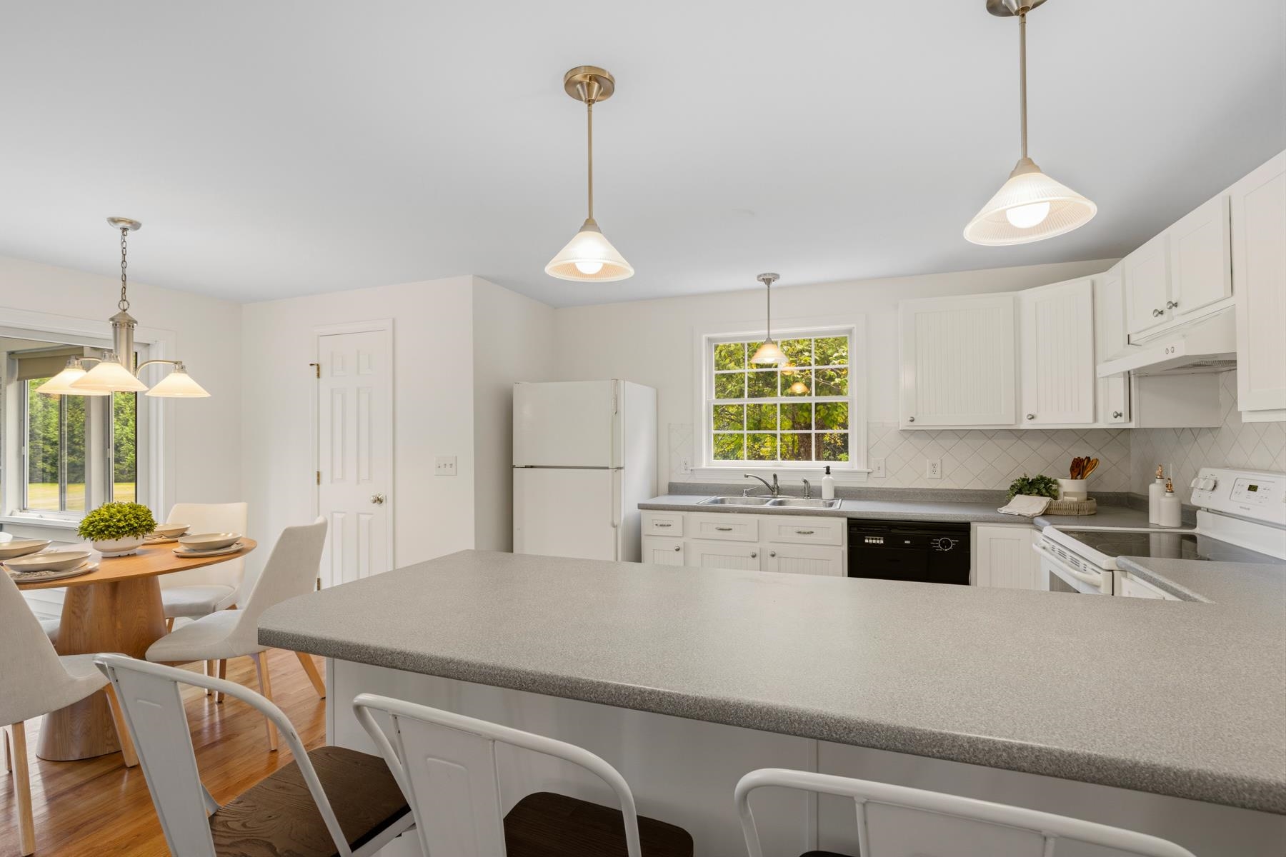 20 Robin Lane Property Photo 11