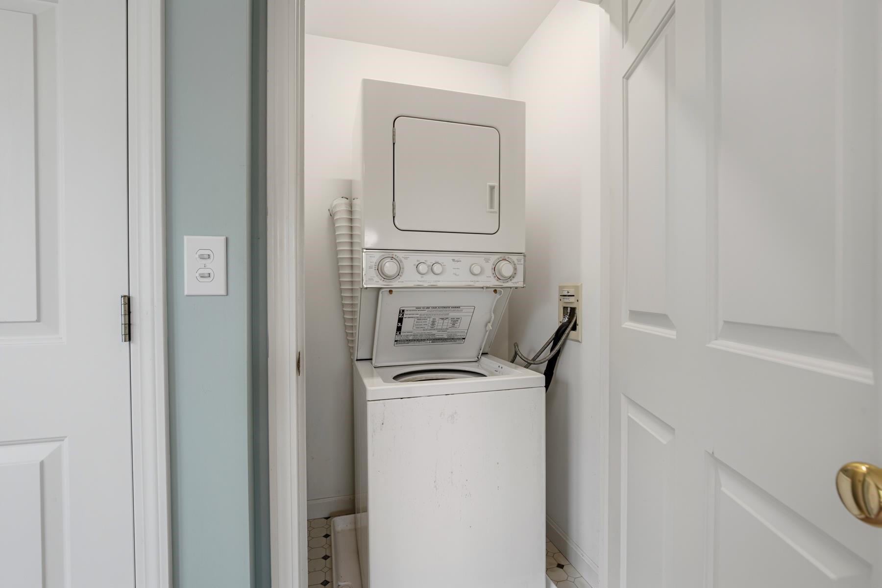 20 Robin Lane Property Photo 23