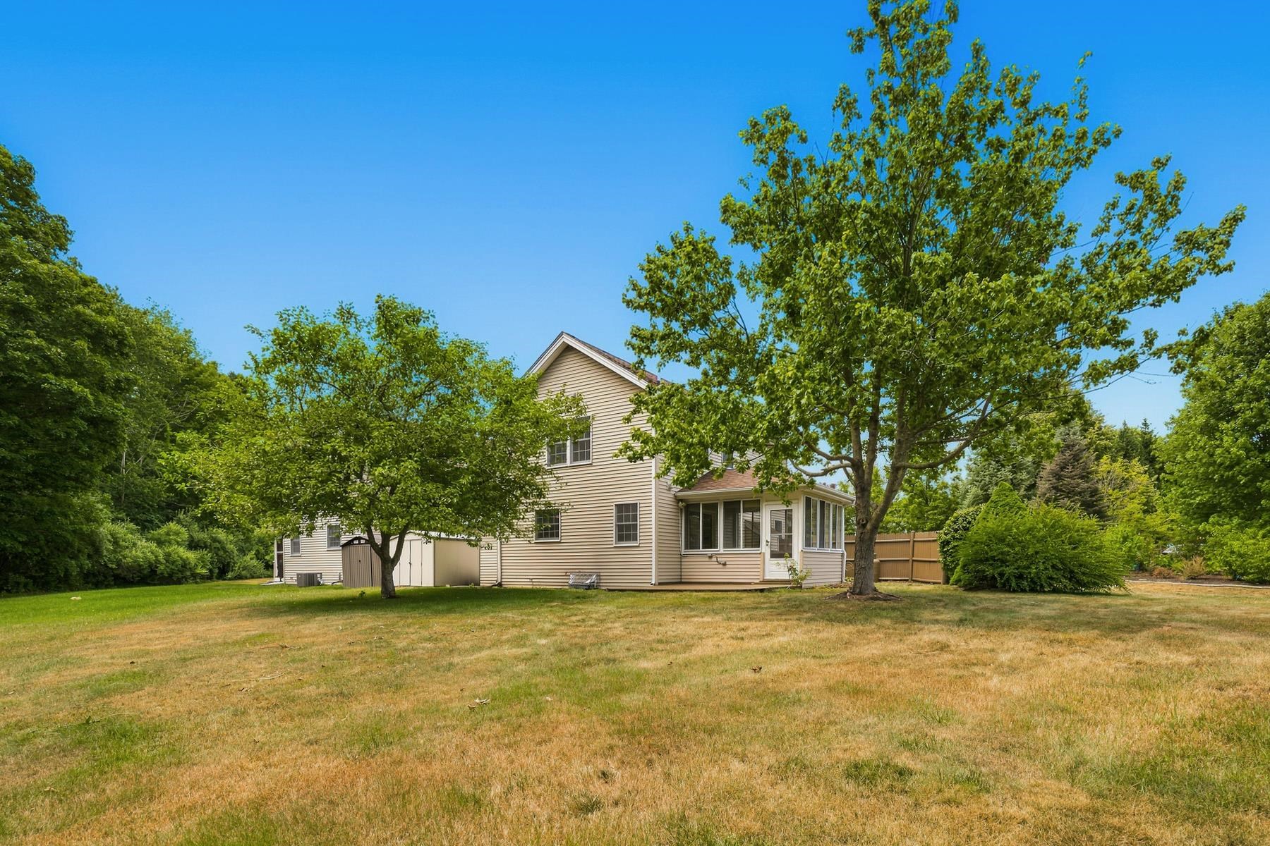 20 Robin Lane Property Photo 30