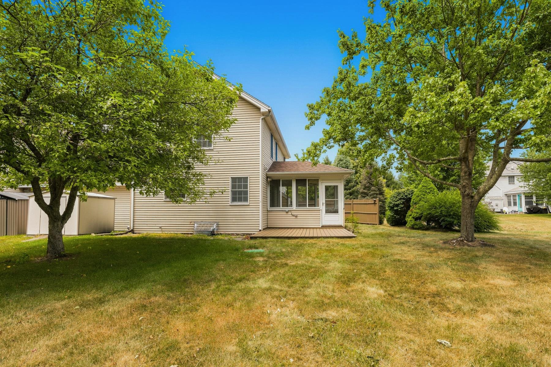 20 Robin Lane Property Photo 31