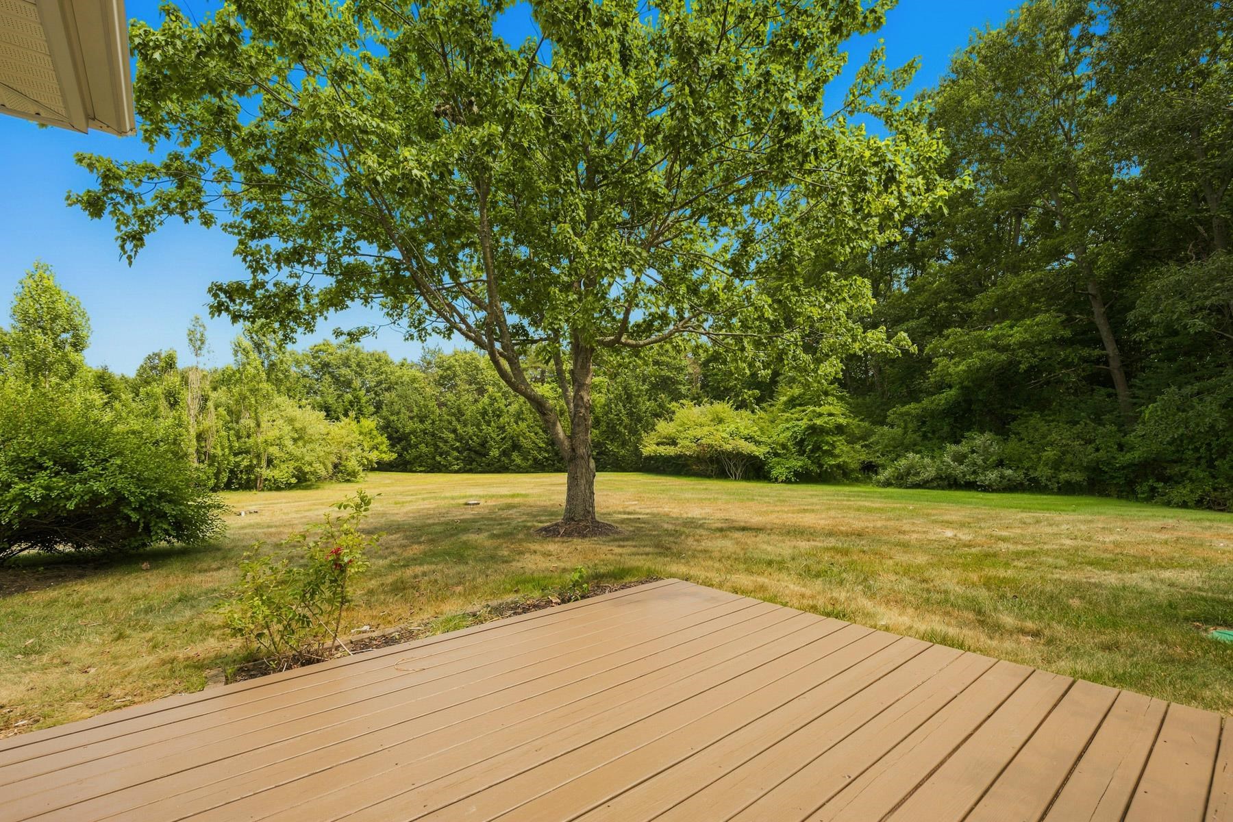 20 Robin Lane Property Photo 33