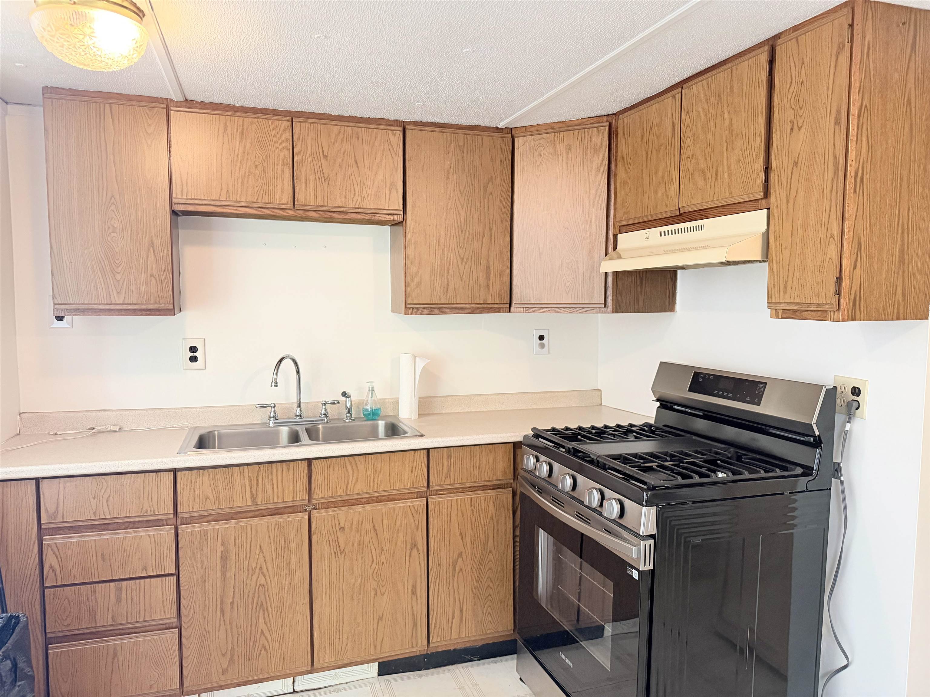 14 Monroe Avenue Property Photo 10