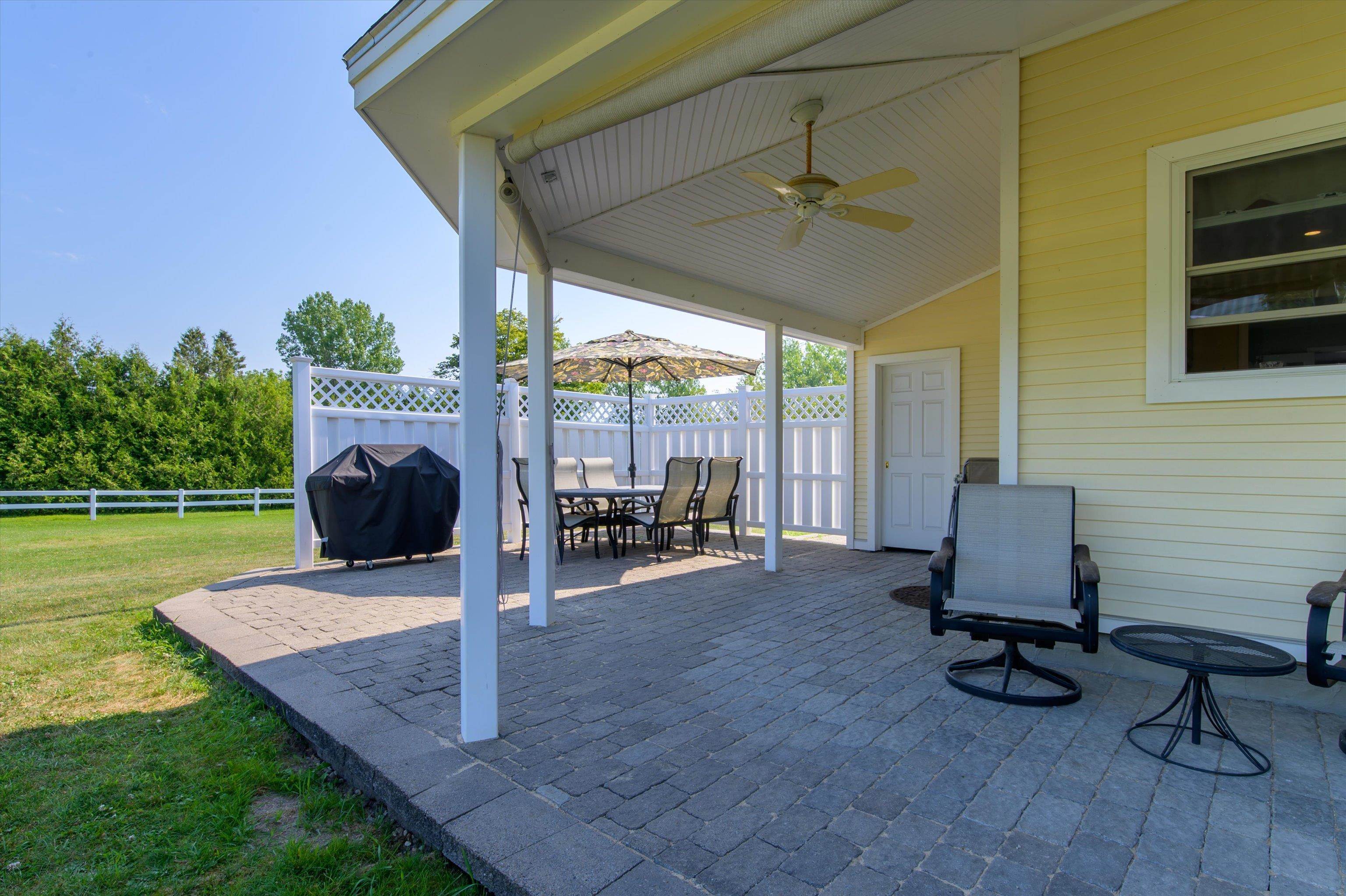 2291 Bronson Road Property Photo 9