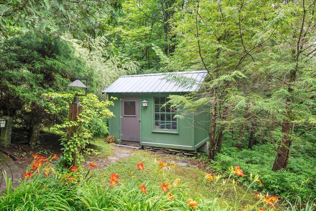 221 Red Pine Road Property Photo 6