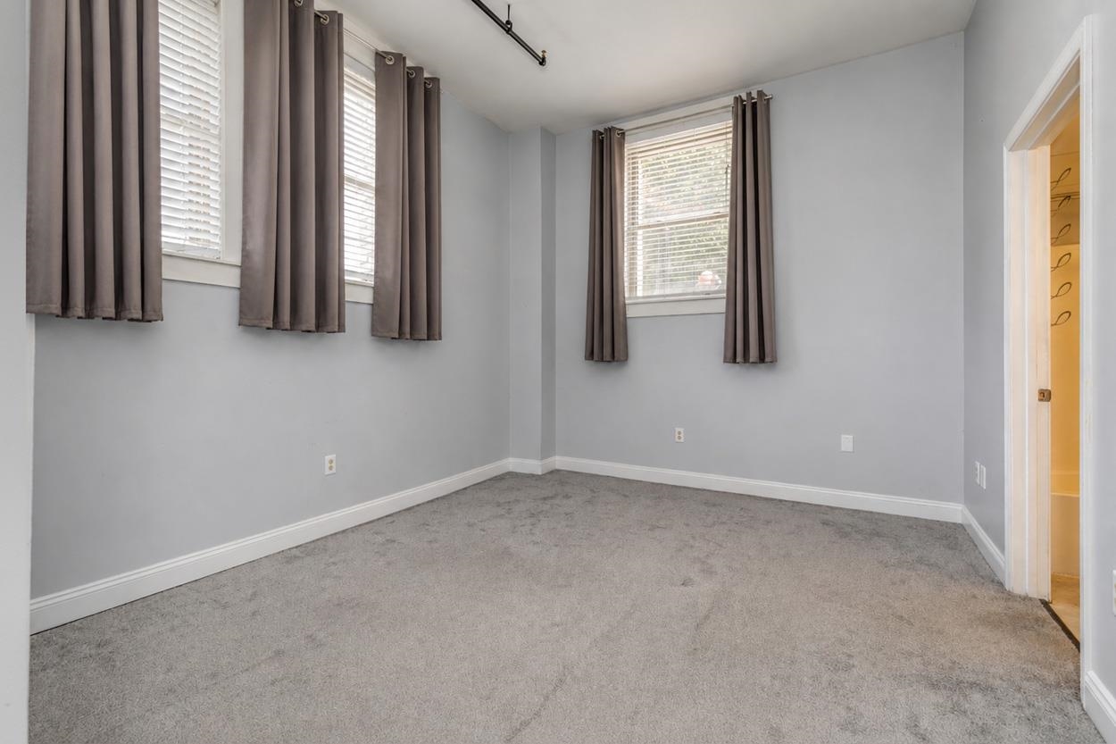 15 Mount Saint Marys Way Property Photo 14