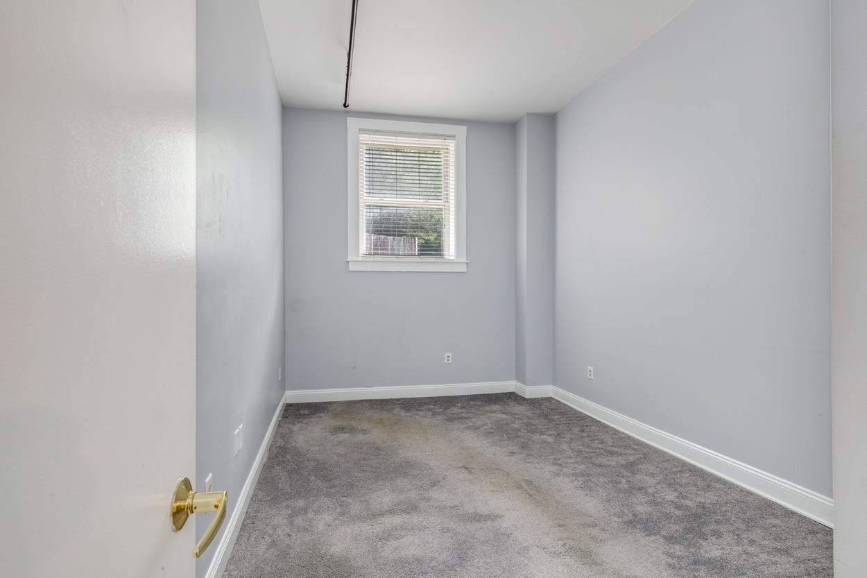 15 Mount Saint Marys Way Property Photo 19