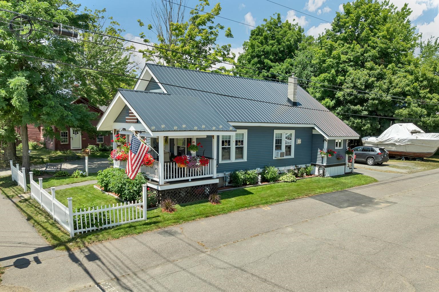 50 Gilford Avenue Property Photo 1