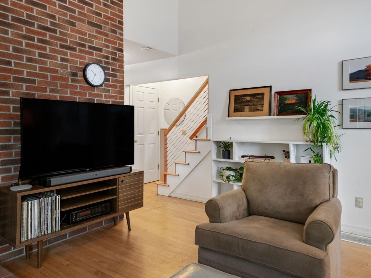 164 Page Knoll Property Photo 14