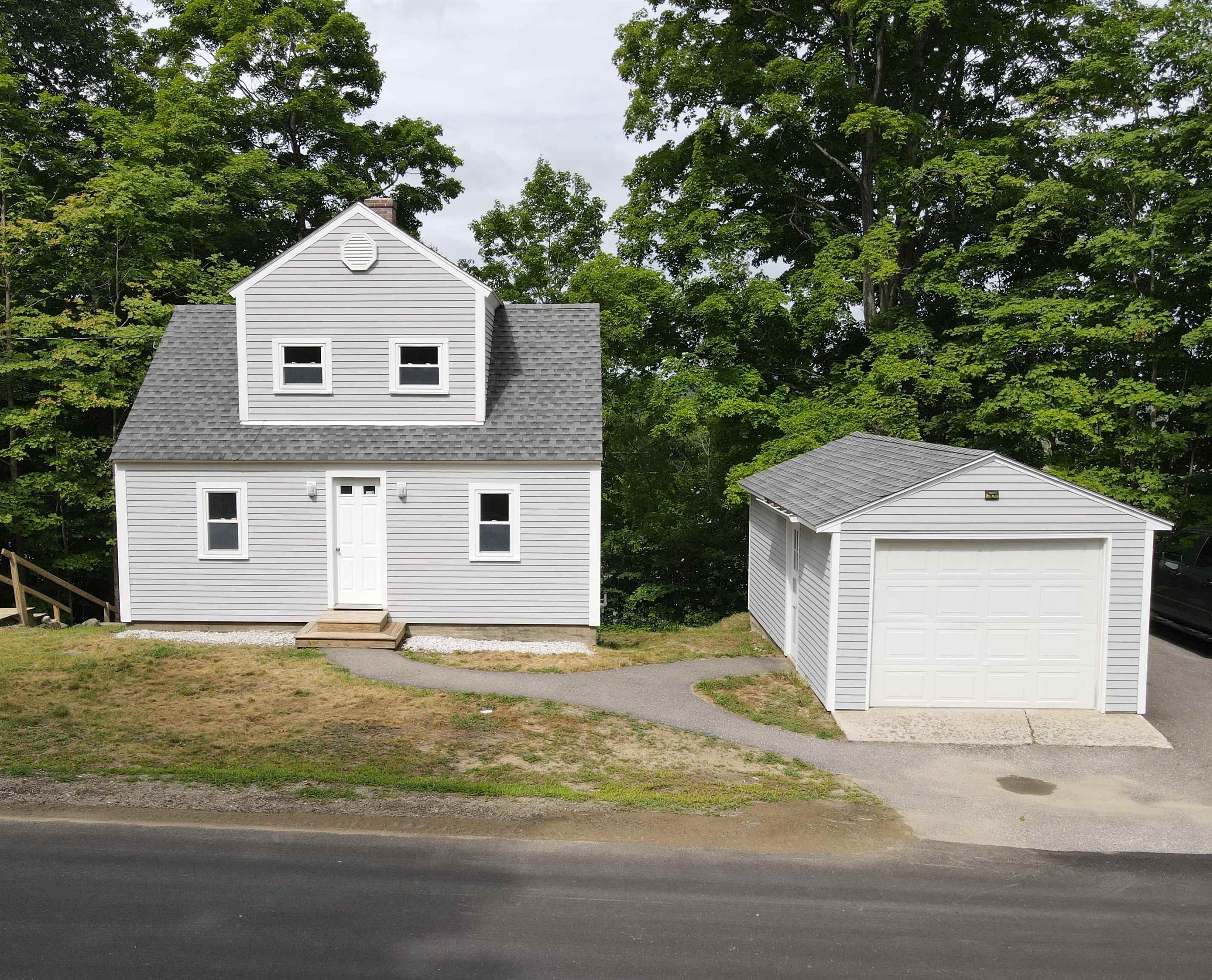 33 Upper Ladd Hill Road Property Photo 1