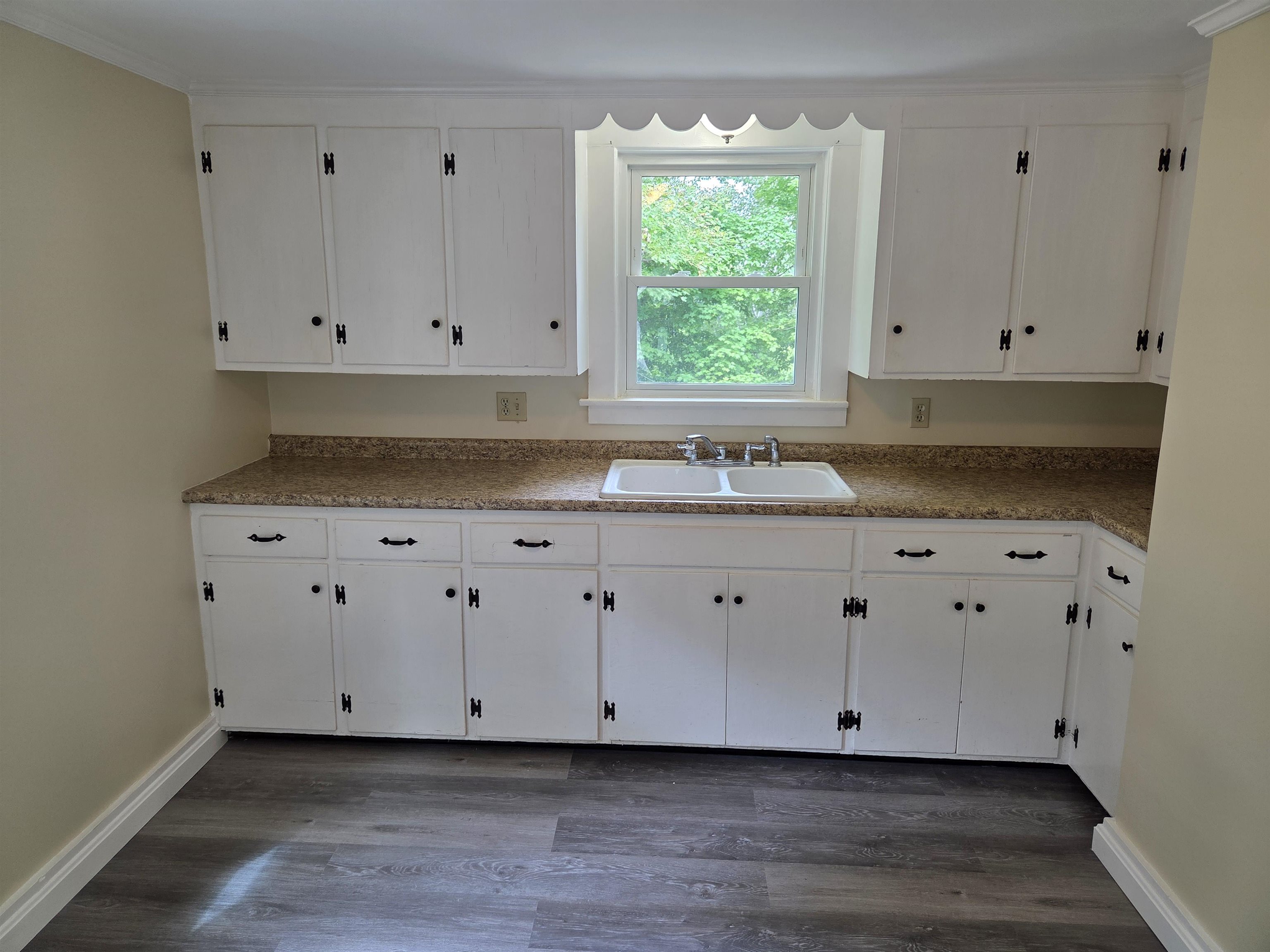 33 Upper Ladd Hill Road Property Photo 5