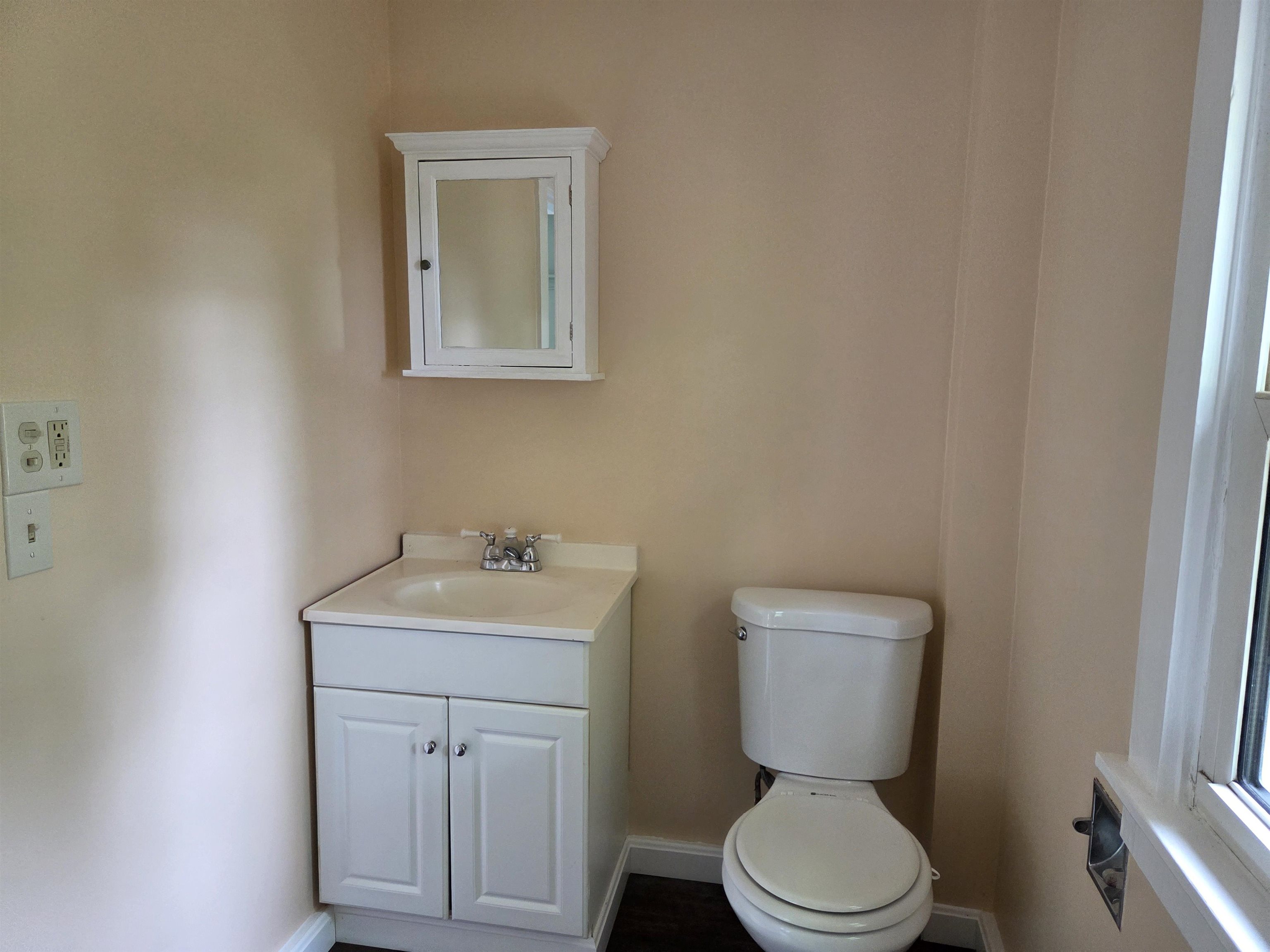 33 Upper Ladd Hill Road Property Photo 12