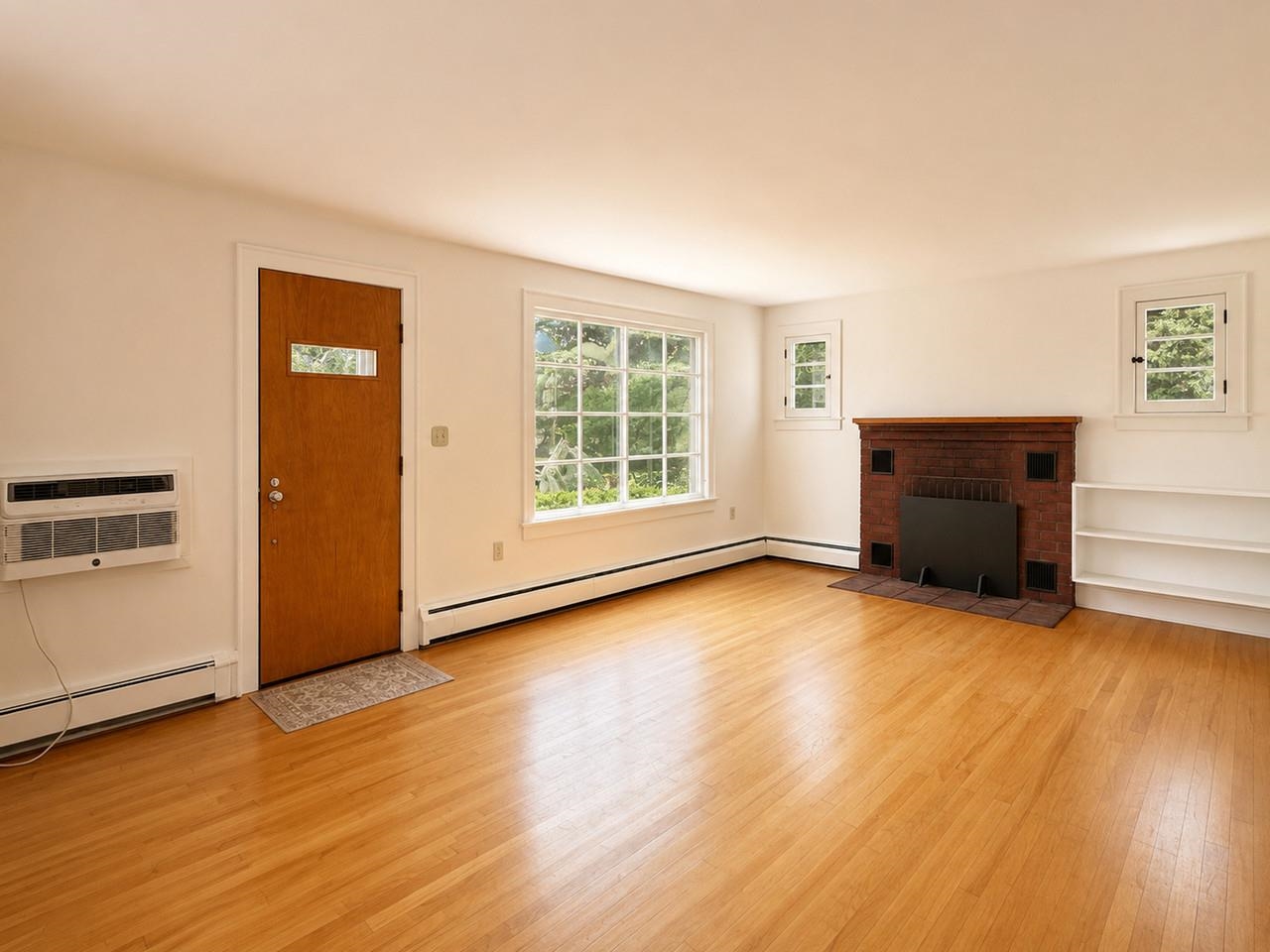 374 Flynn Avenue Property Photo 4