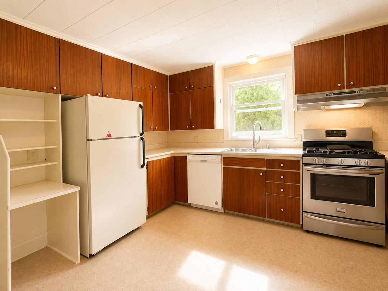 374 Flynn Avenue Property Photo 10