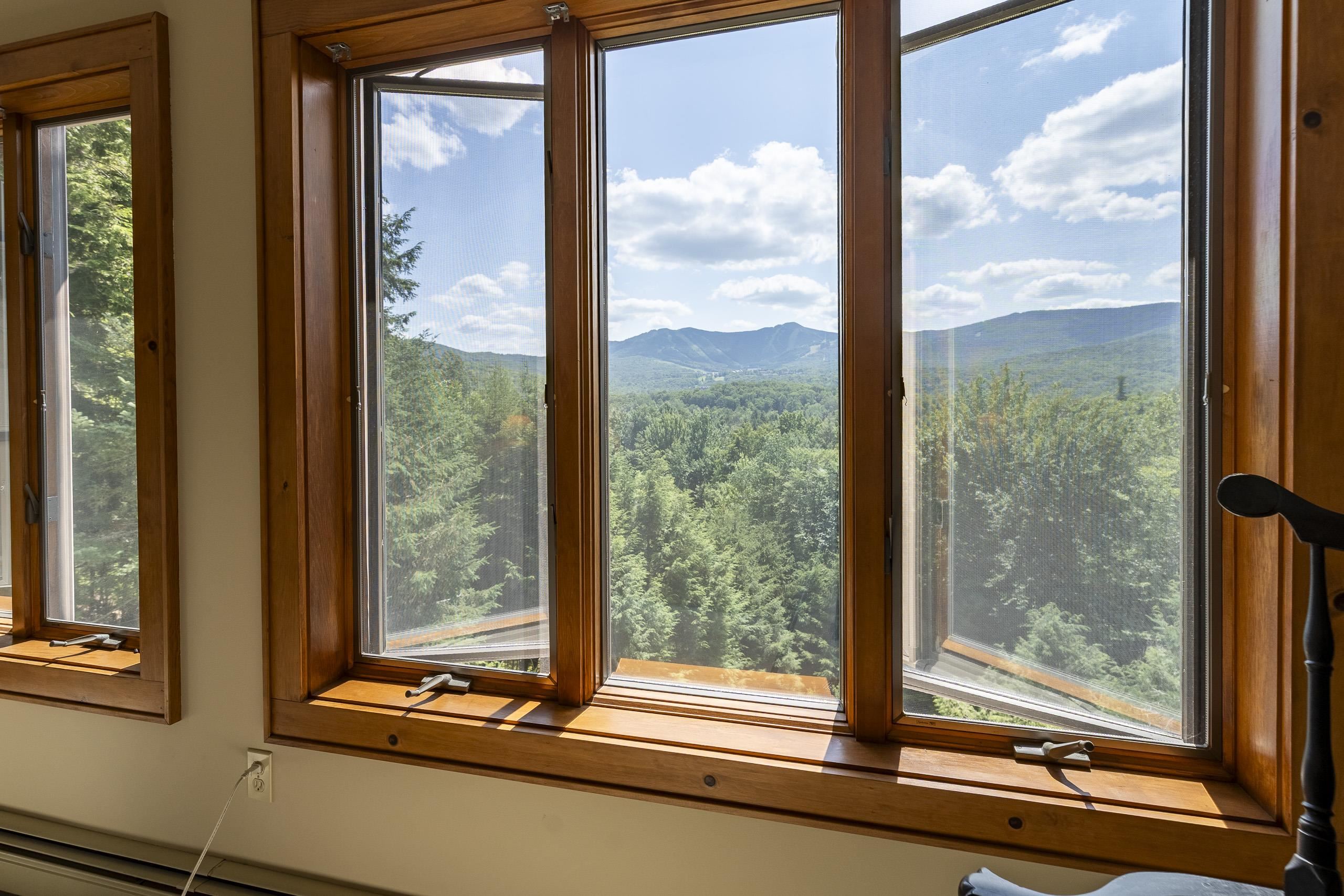 182 Bearly Hi Way Property Photo 2